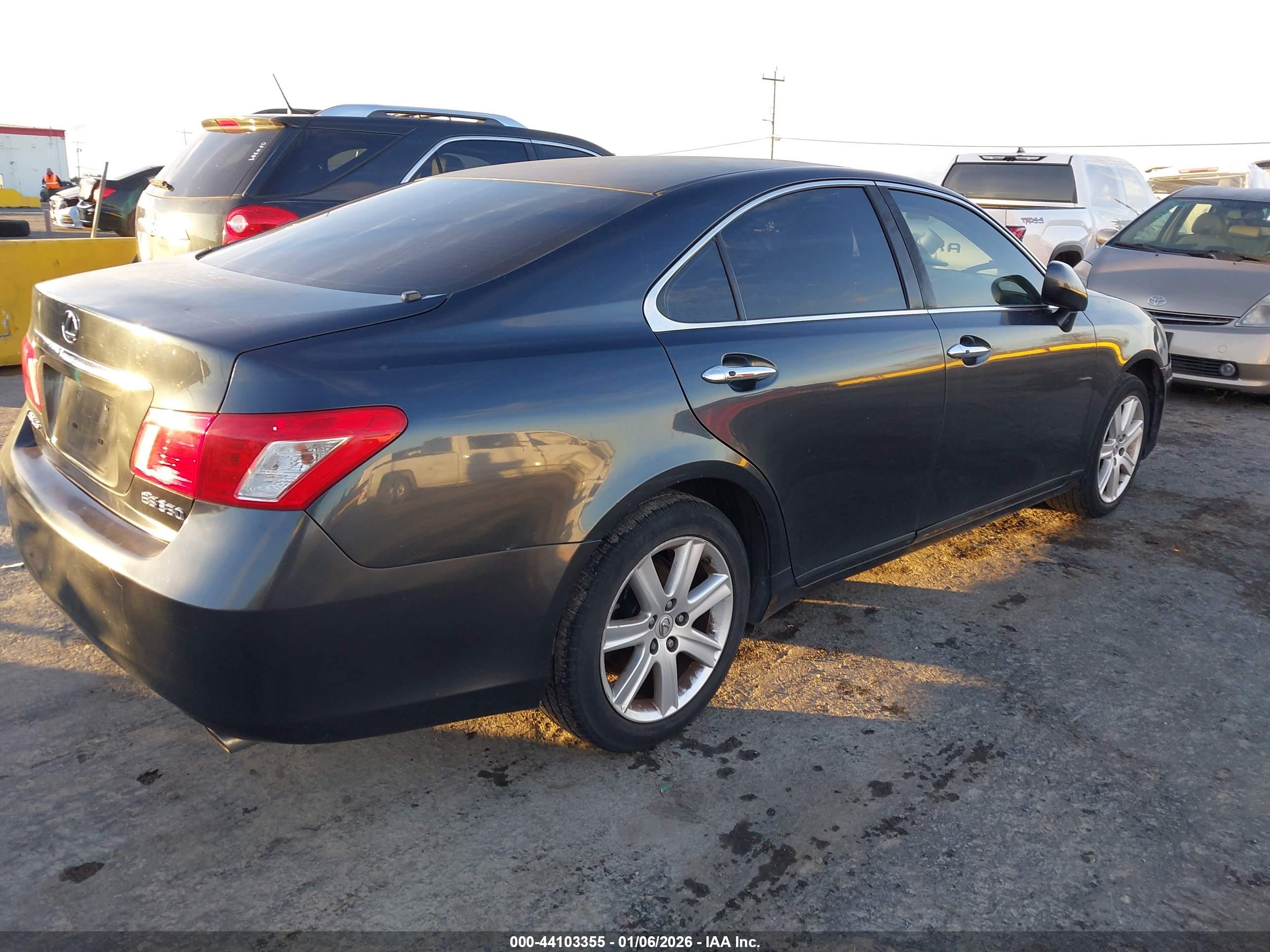 LEXUS ES image 4