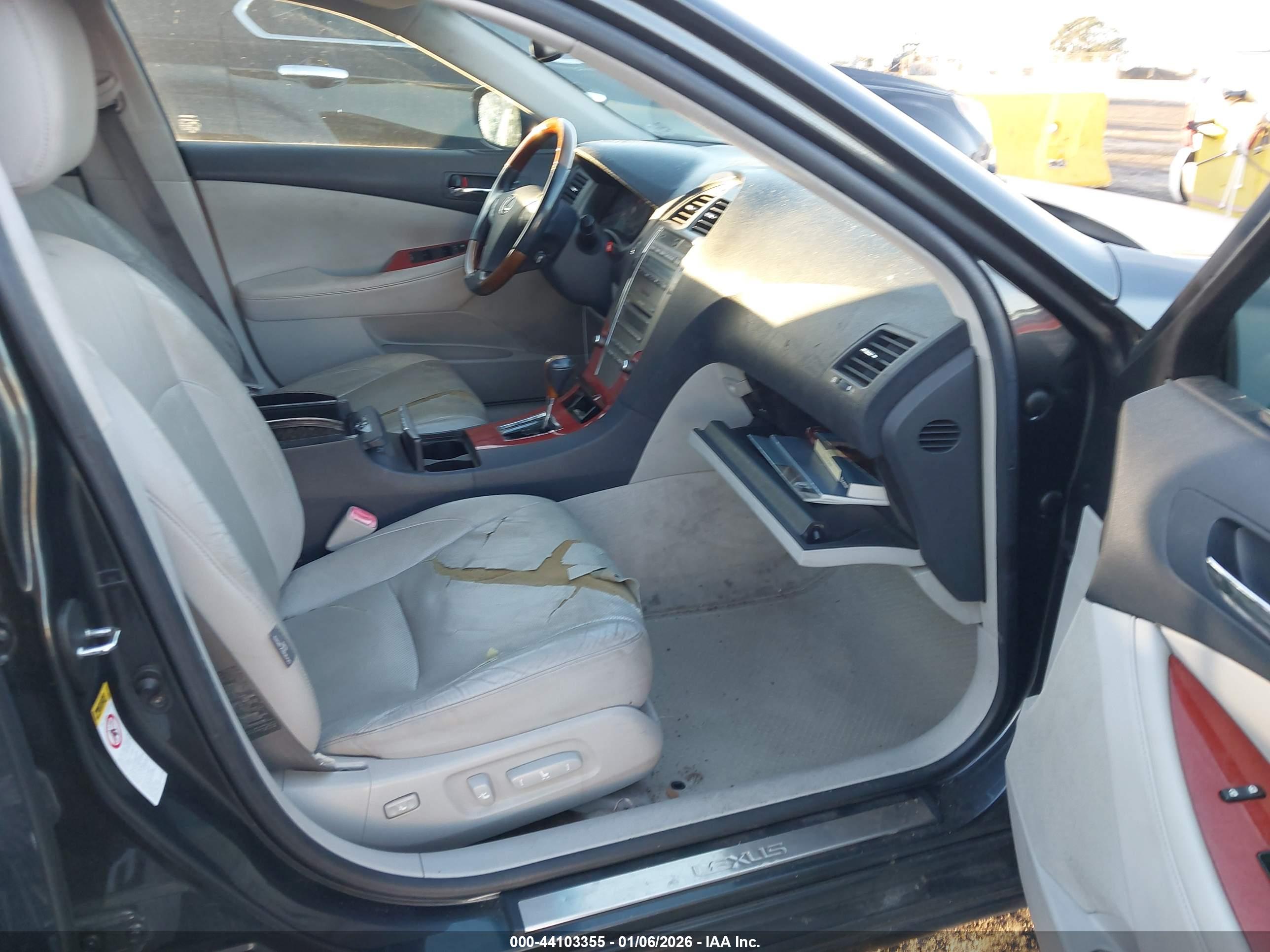 LEXUS ES image 5