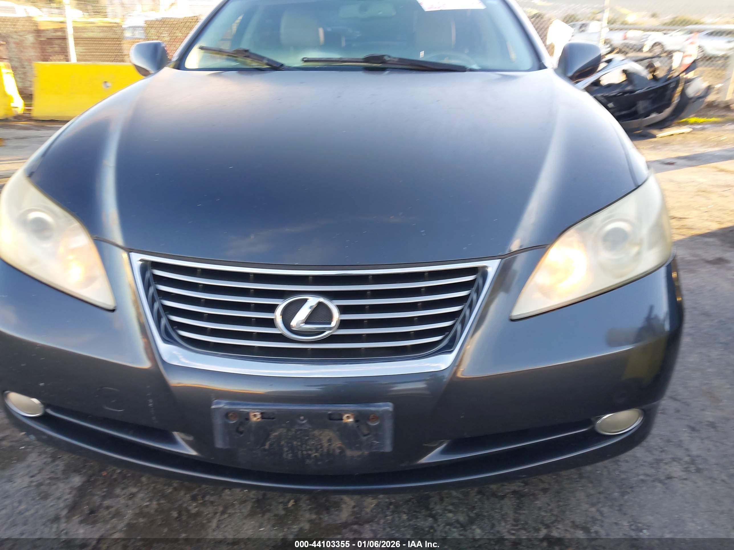 LEXUS ES image 6