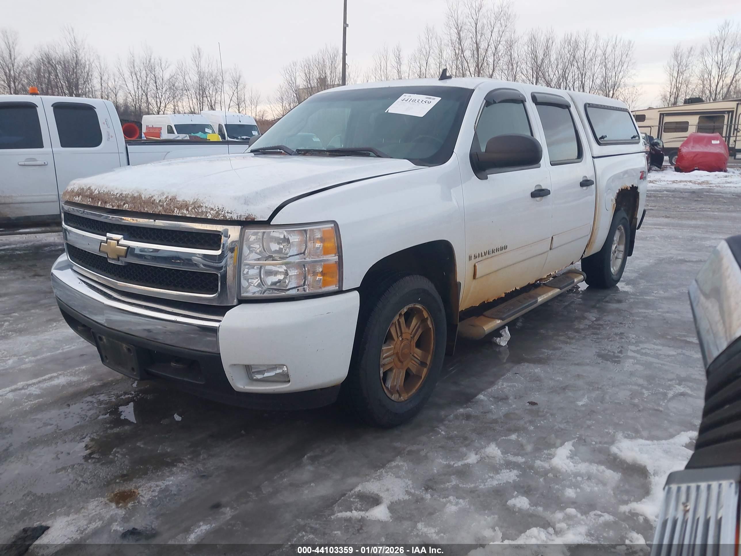 CHEVROLET SILVERADO image 2