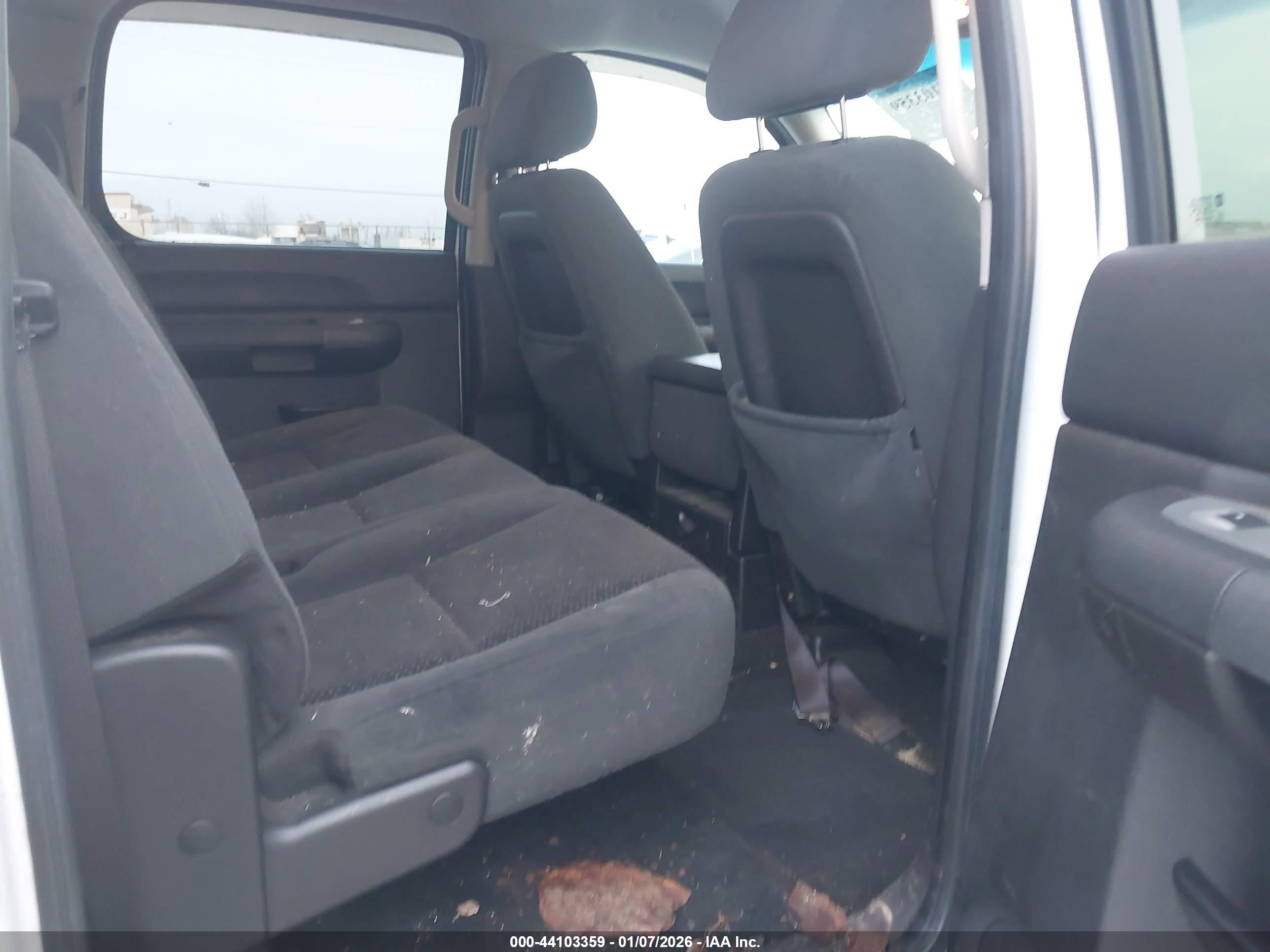 CHEVROLET SILVERADO image 8