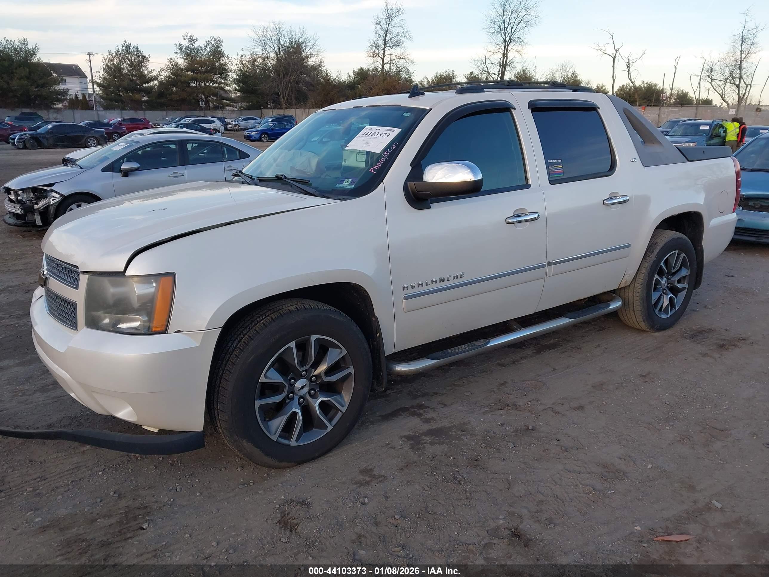 CHEVROLET AVALANCHE image 2