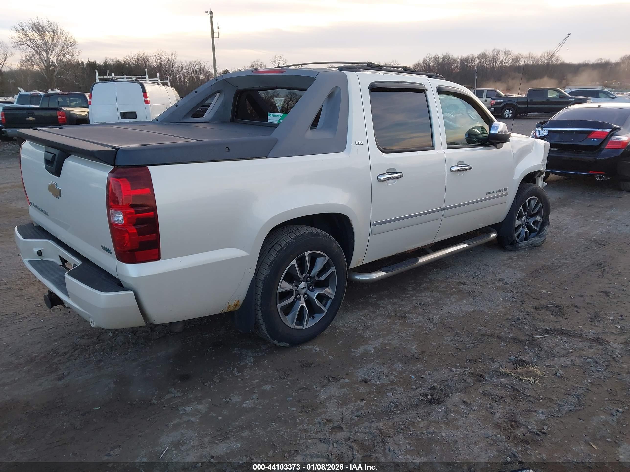 CHEVROLET AVALANCHE image 4