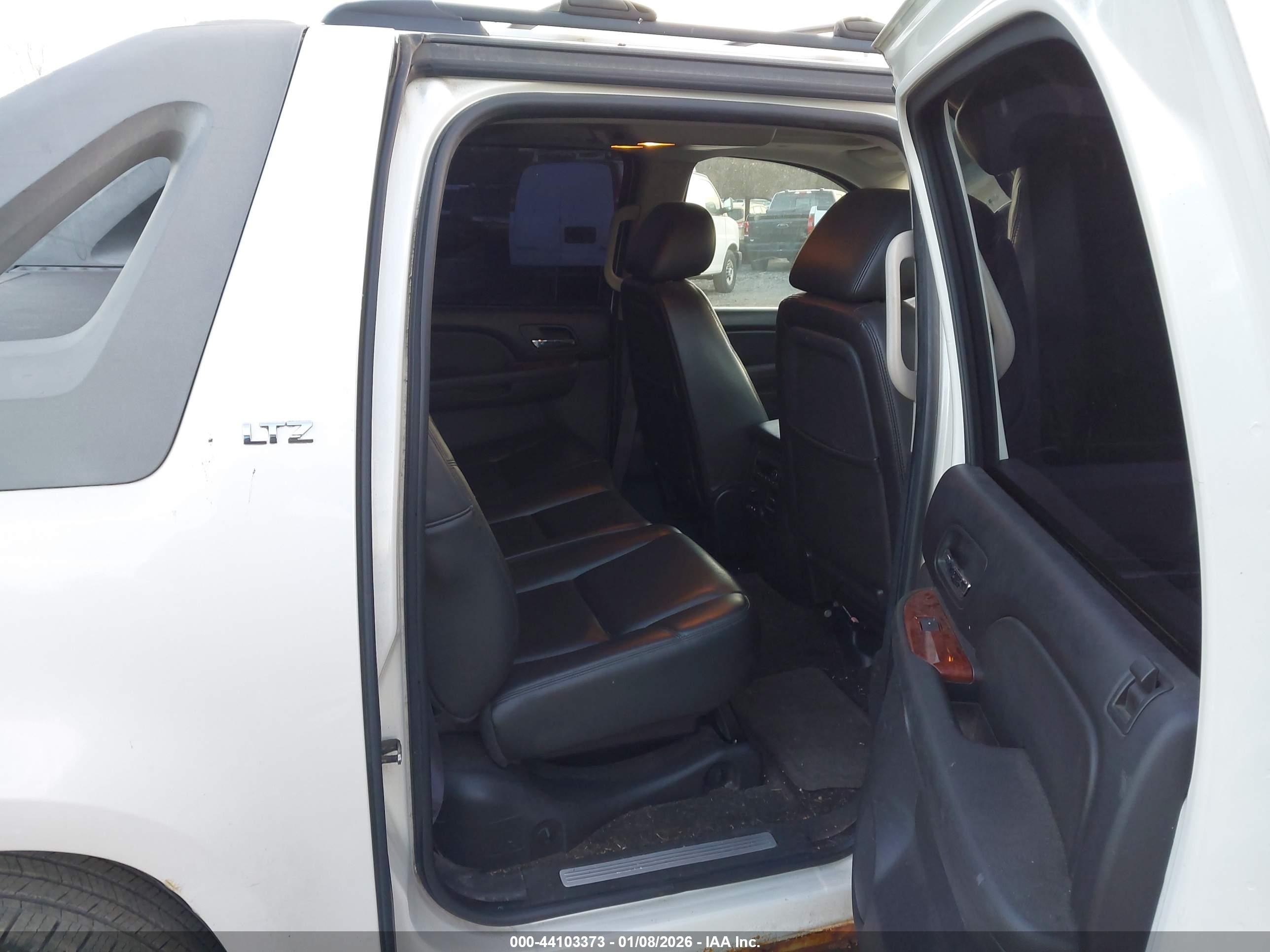 CHEVROLET AVALANCHE image 8