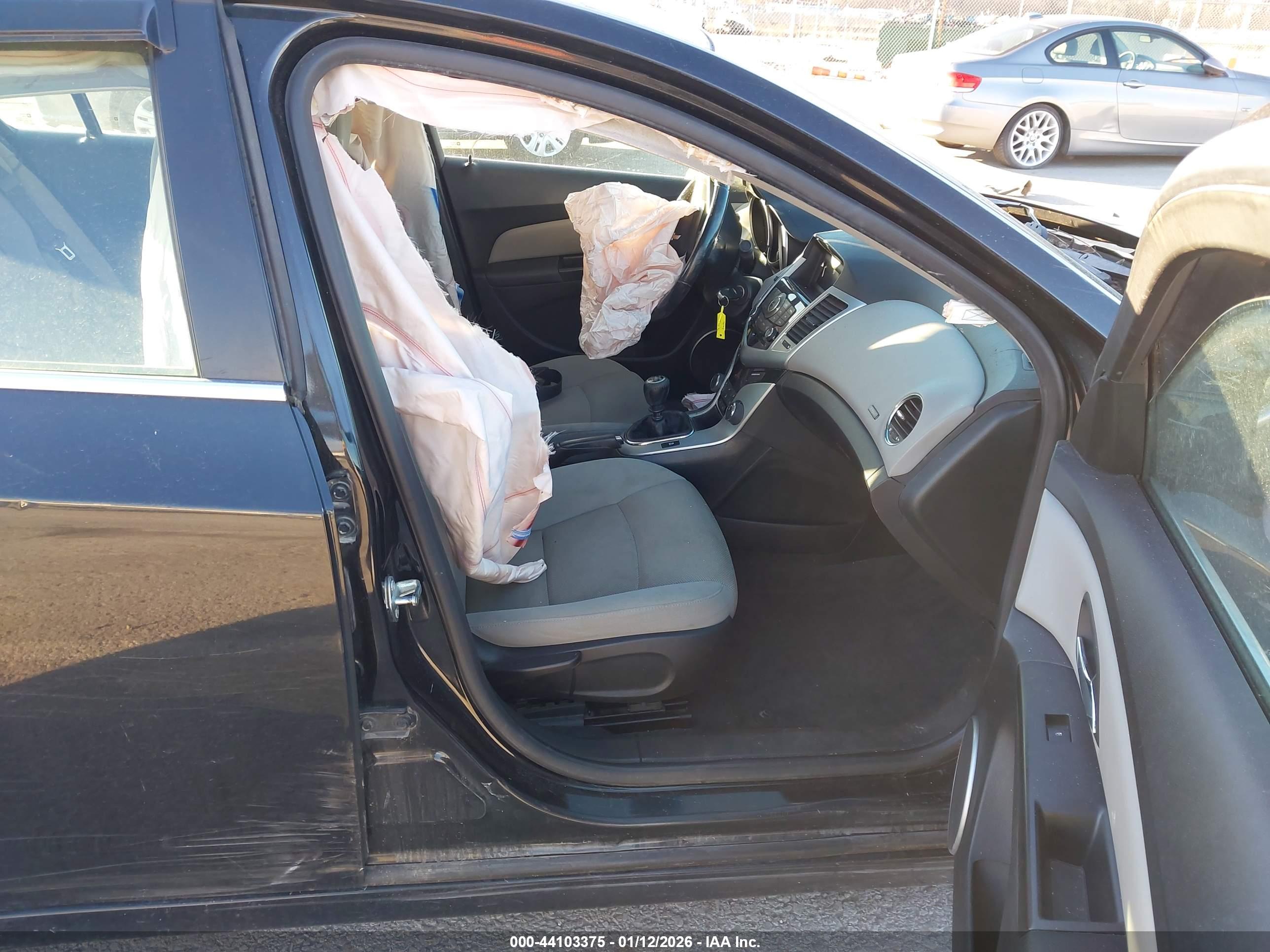 CHEVROLET CRUZE image 5