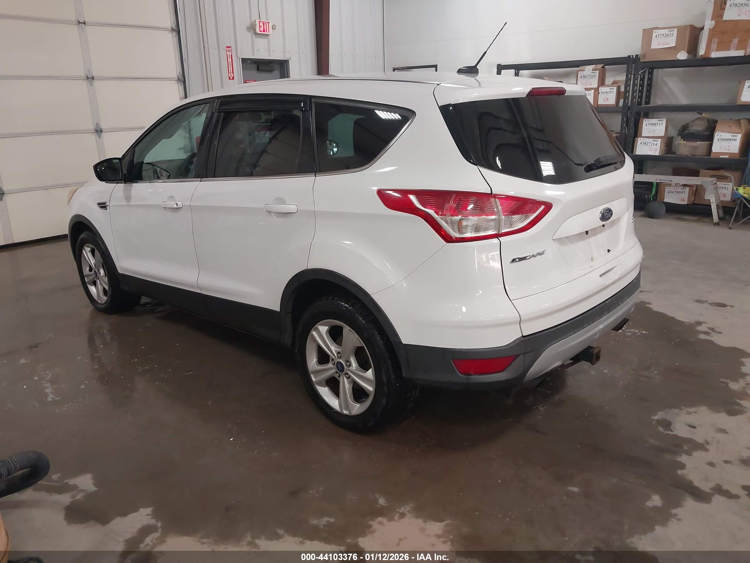 FORD ESCAPE image 3