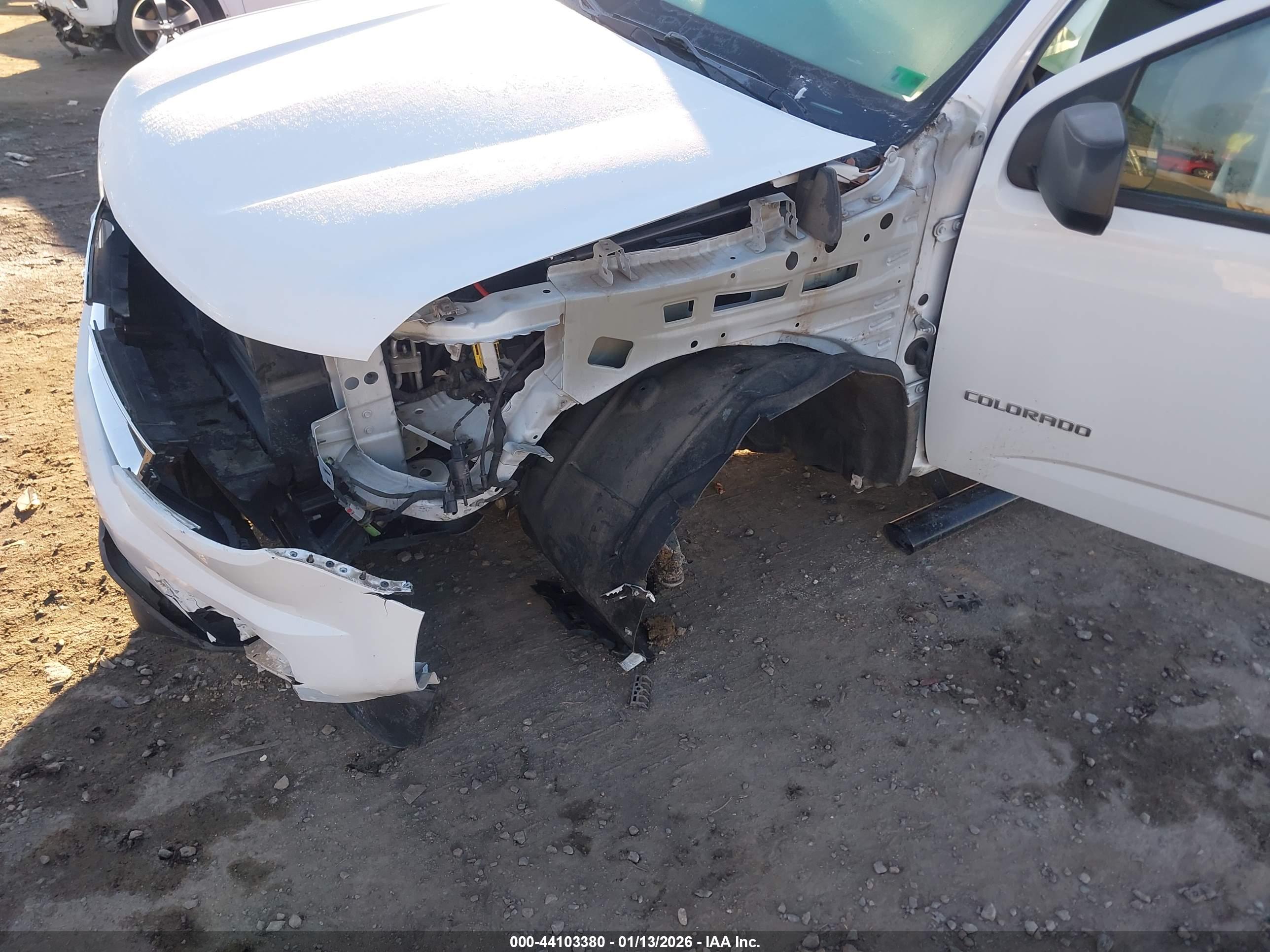 CHEVROLET COLORADO image 6