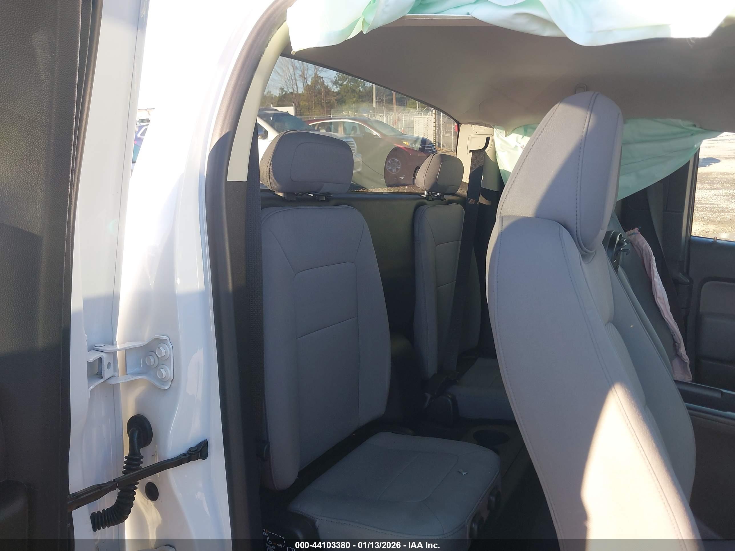 CHEVROLET COLORADO image 8