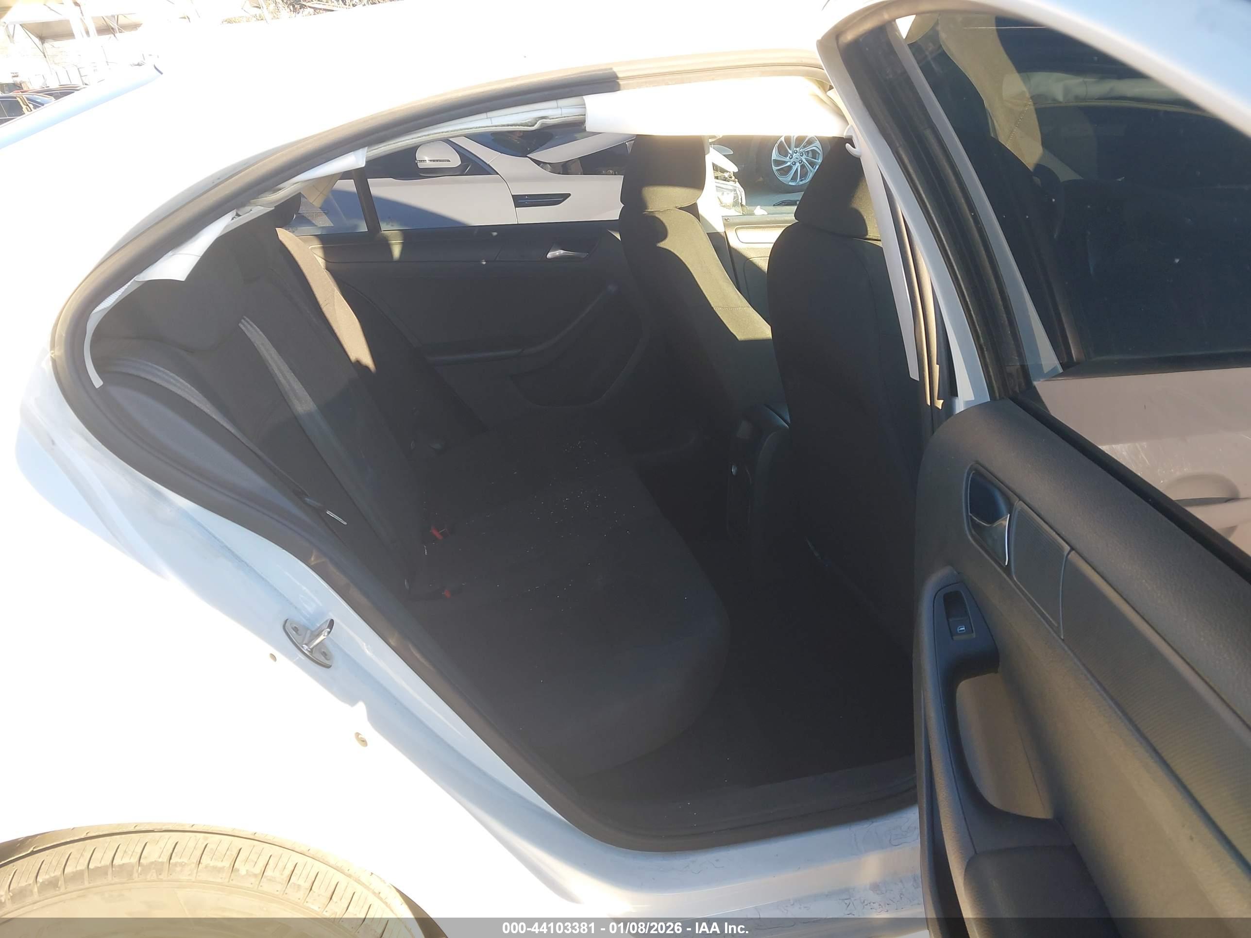 VOLKSWAGEN JETTA image 8