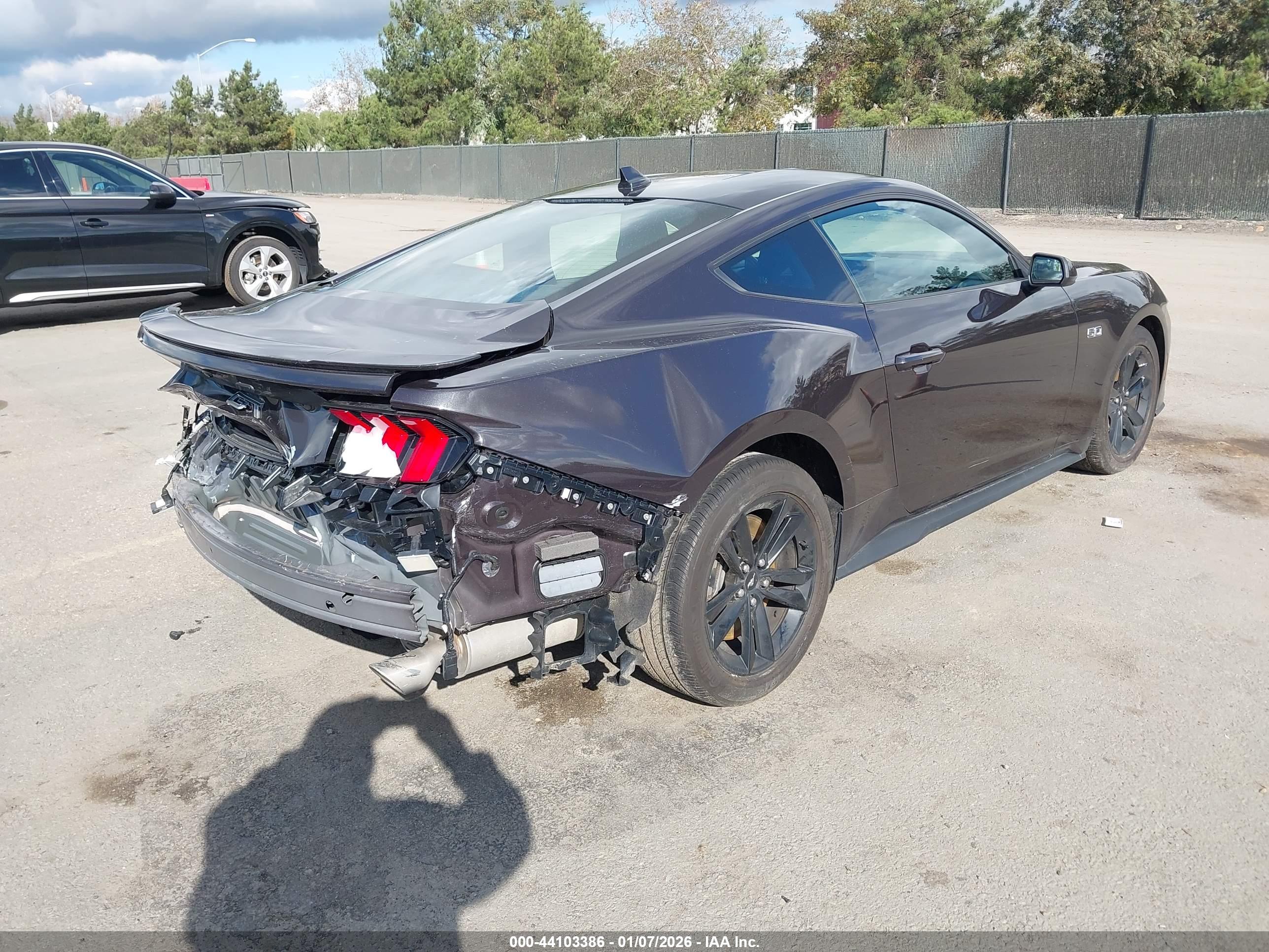 FORD MUSTANG image 4