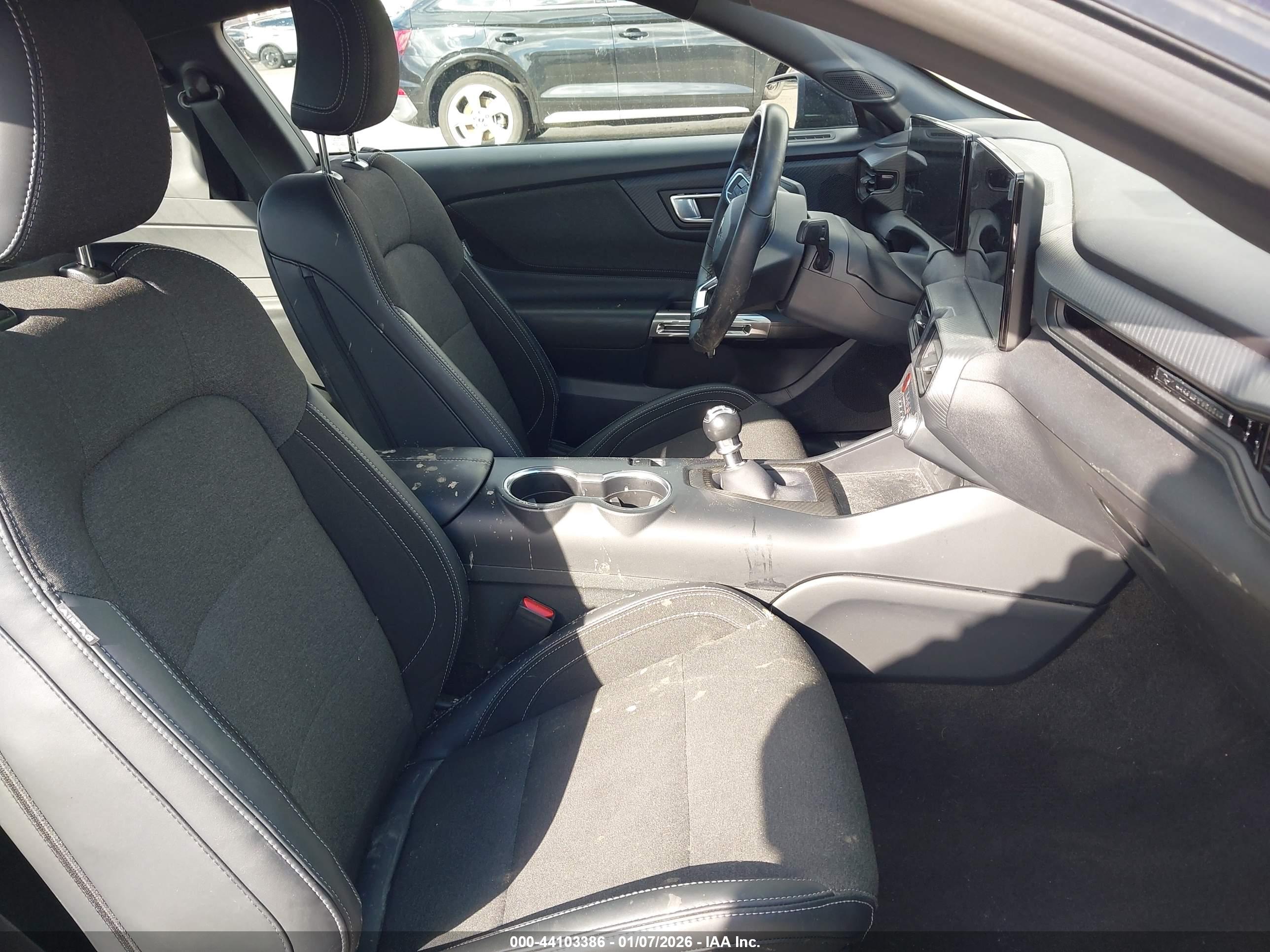 FORD MUSTANG image 5