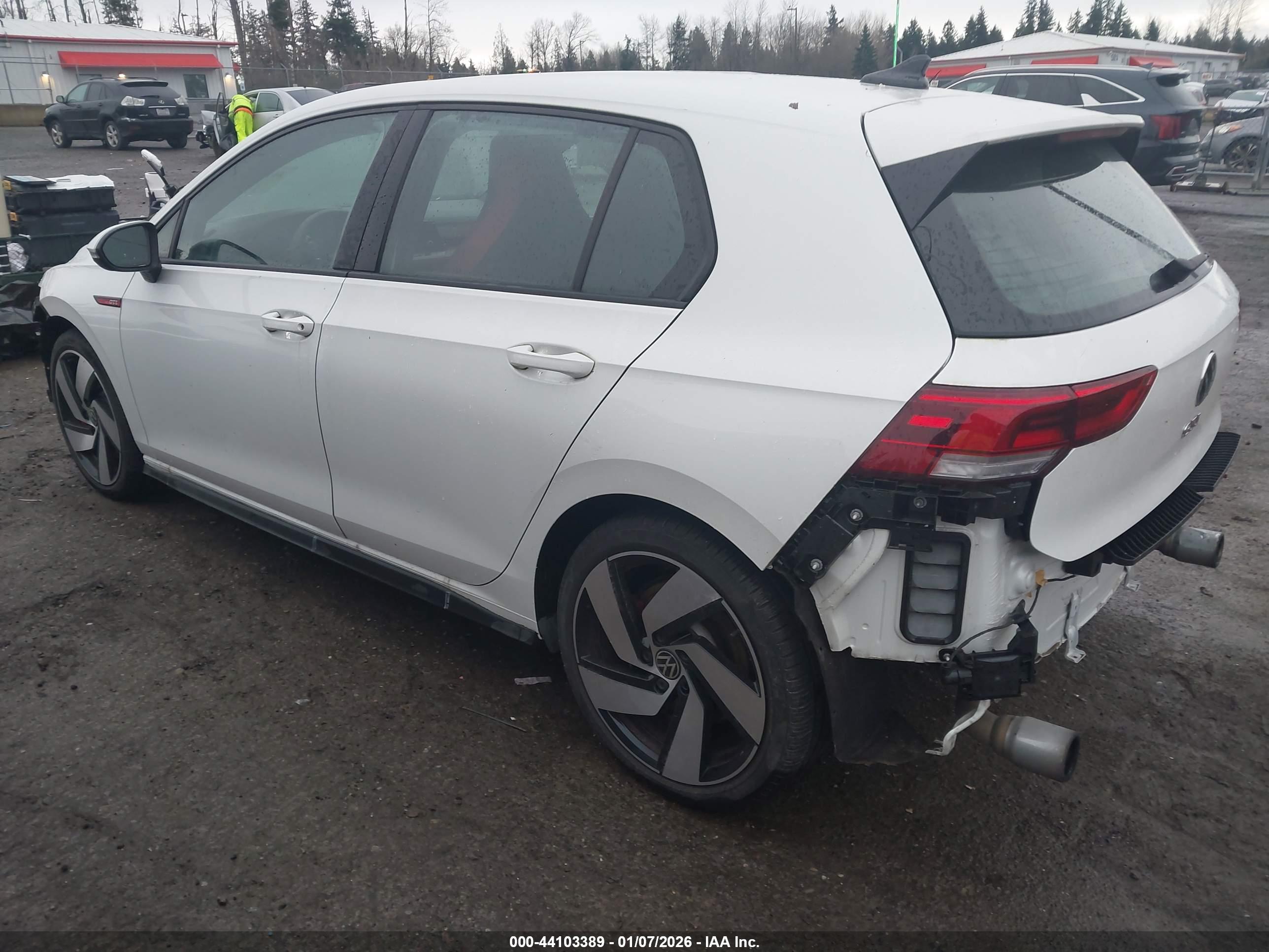 VOLKSWAGEN GOLF image 3