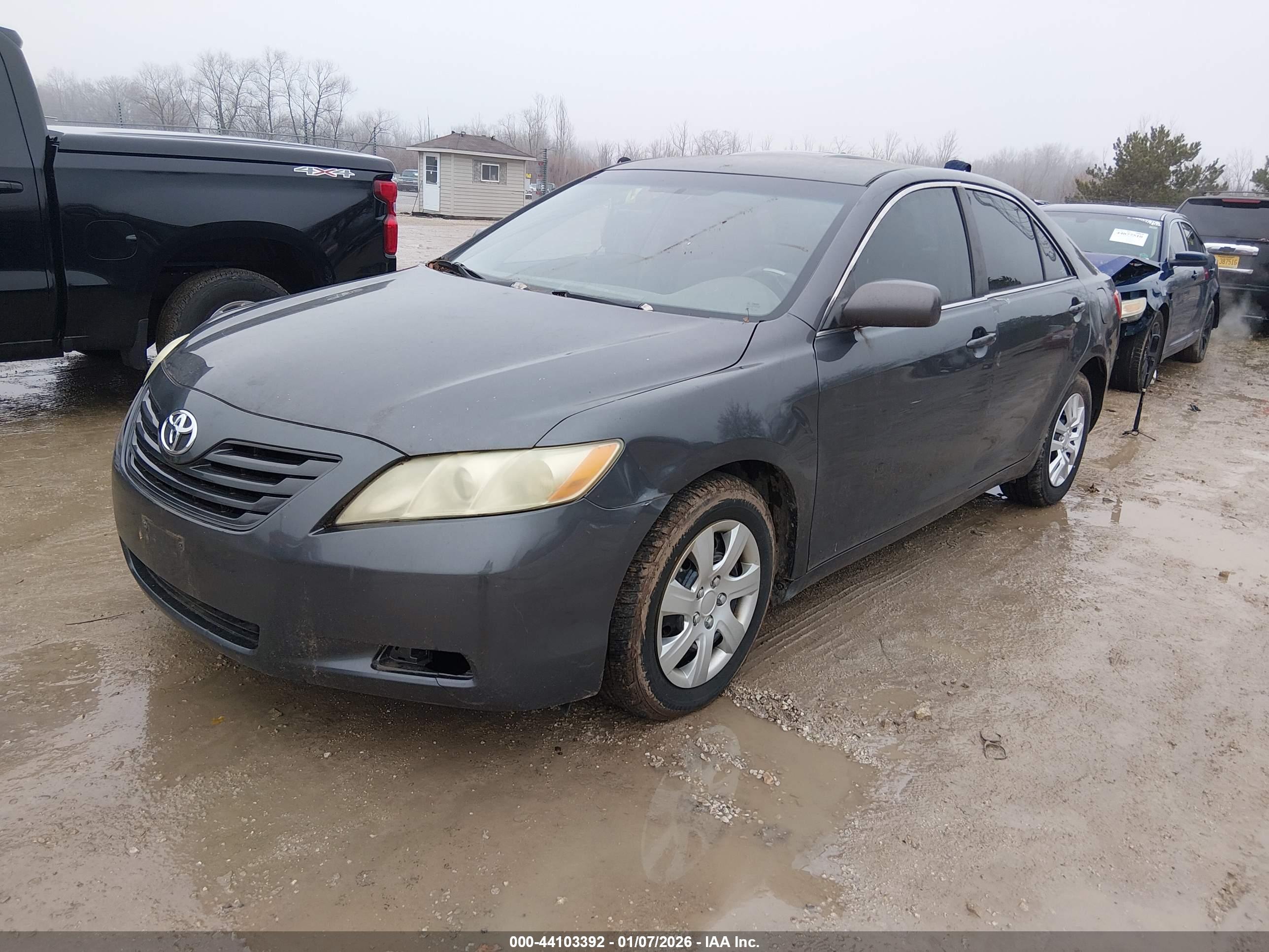 TOYOTA CAMRY image 2