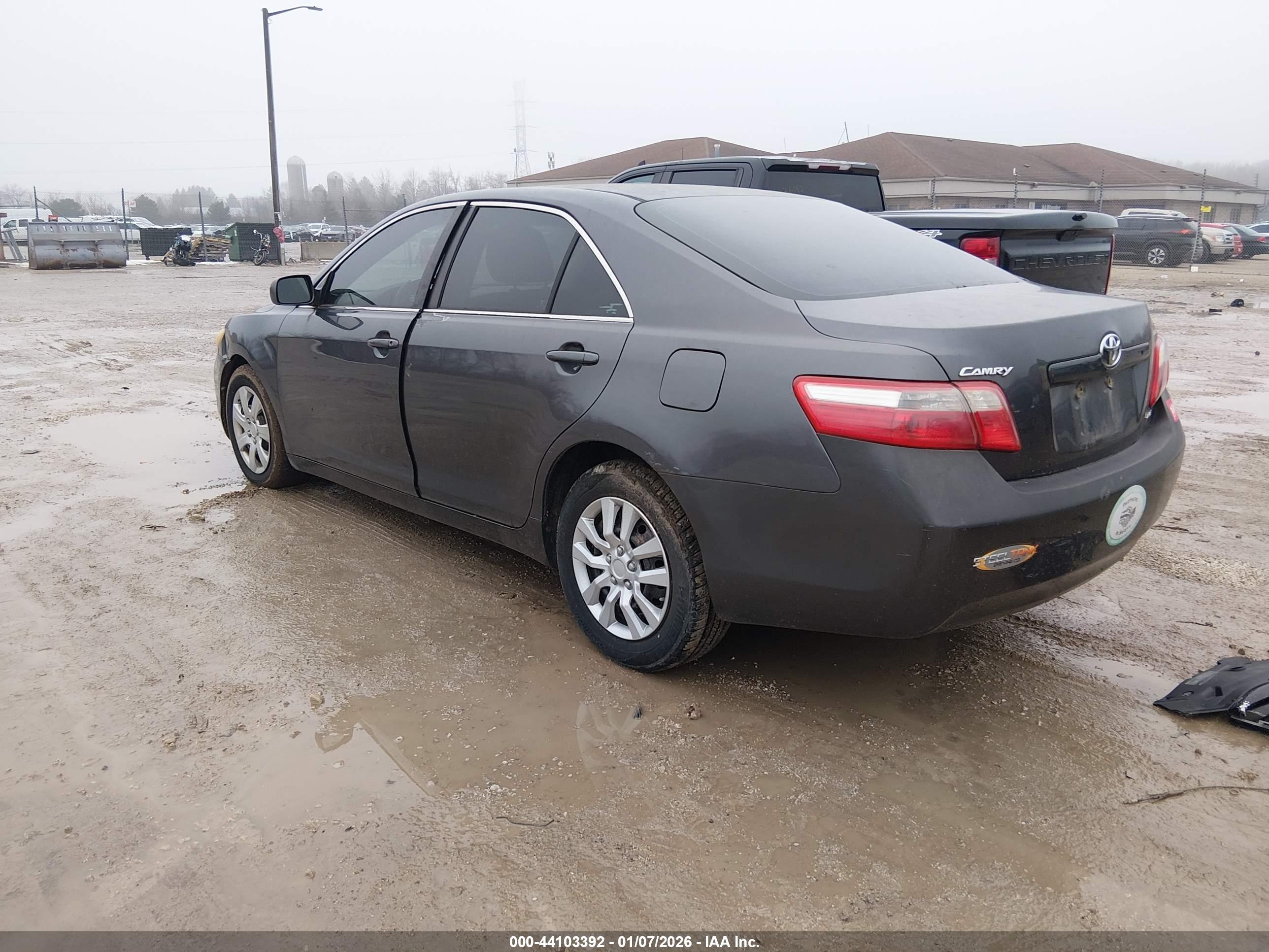 TOYOTA CAMRY image 3