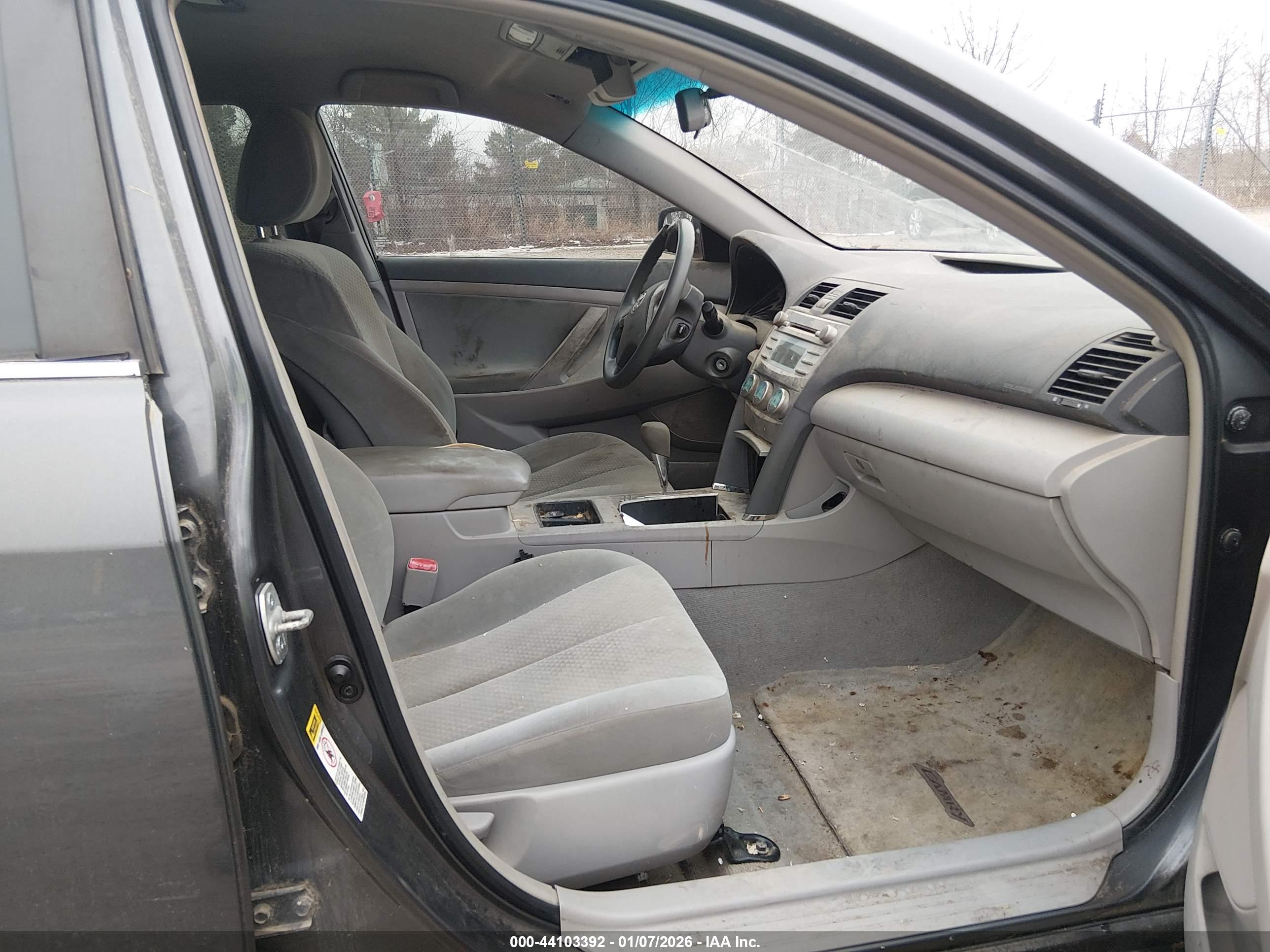 TOYOTA CAMRY image 5