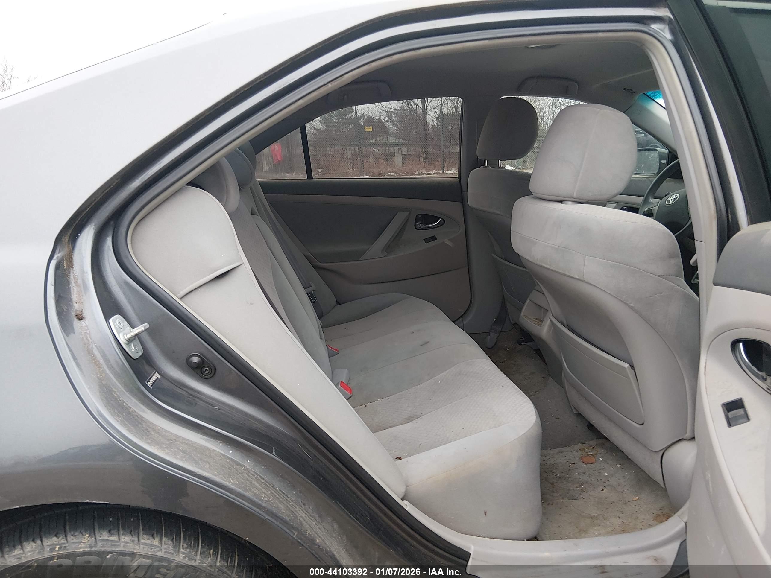 TOYOTA CAMRY image 8