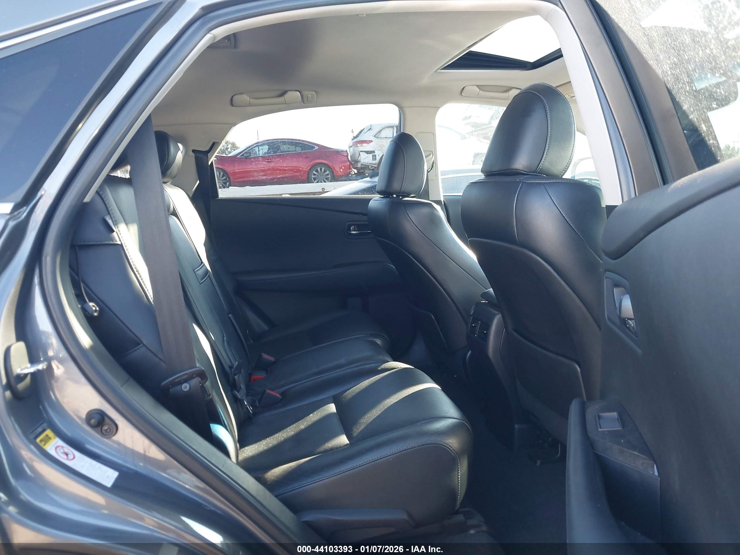 LEXUS RX image 8