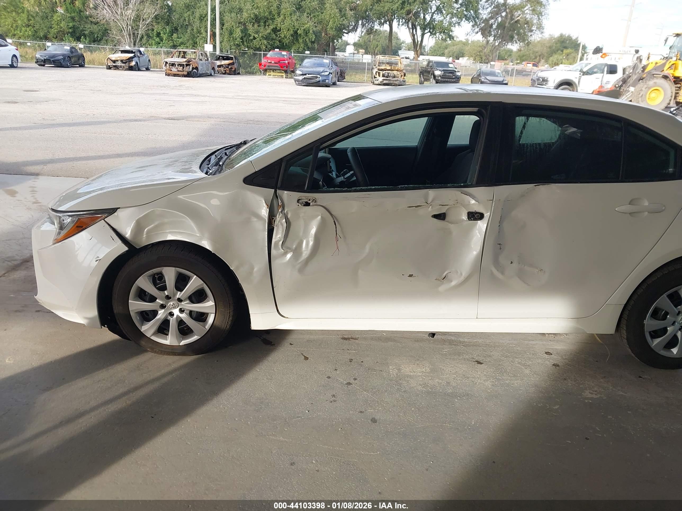 TOYOTA COROLLA image 6