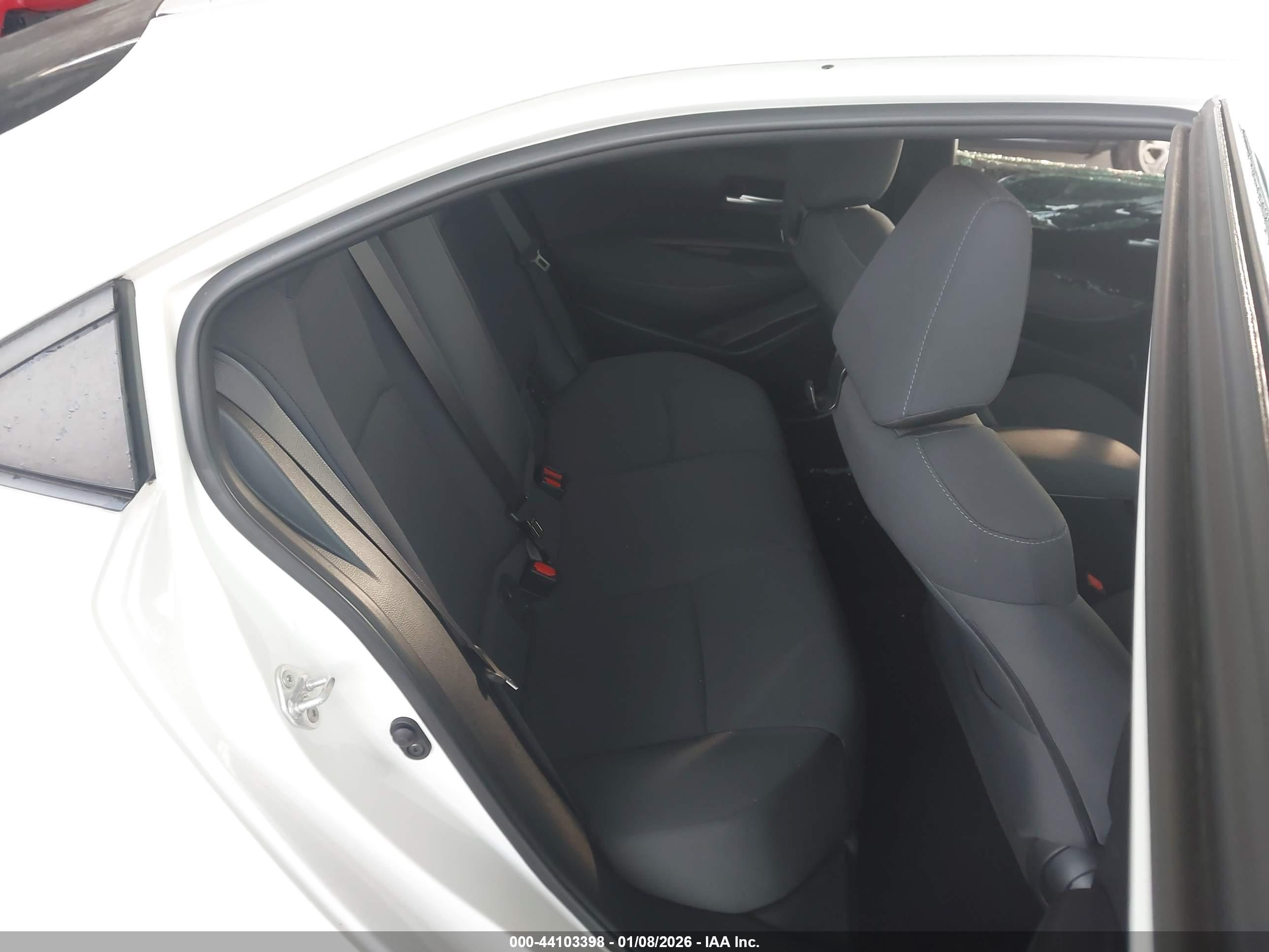 TOYOTA COROLLA image 8