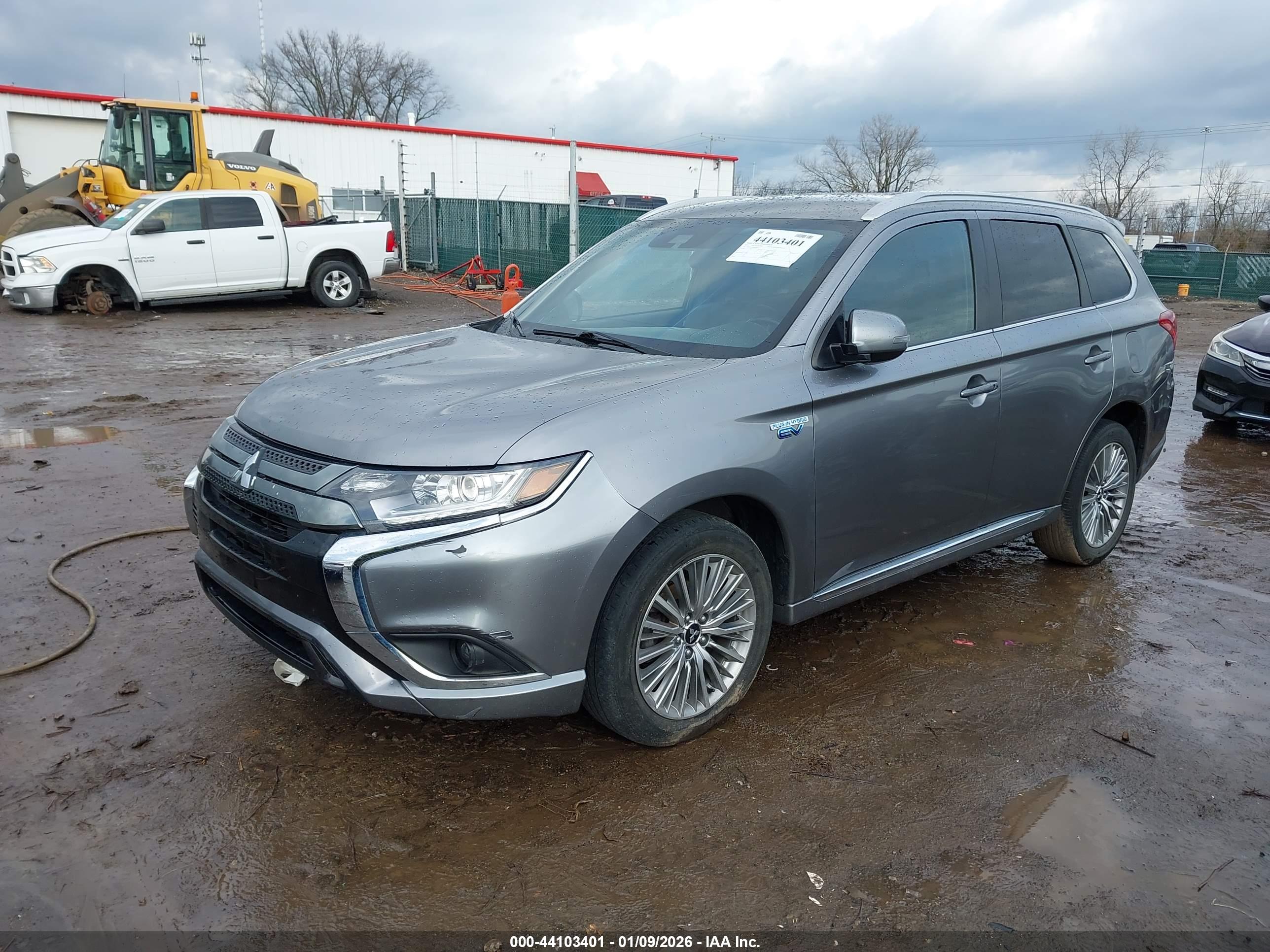 MITSUBISHI OUTLANDER image 2