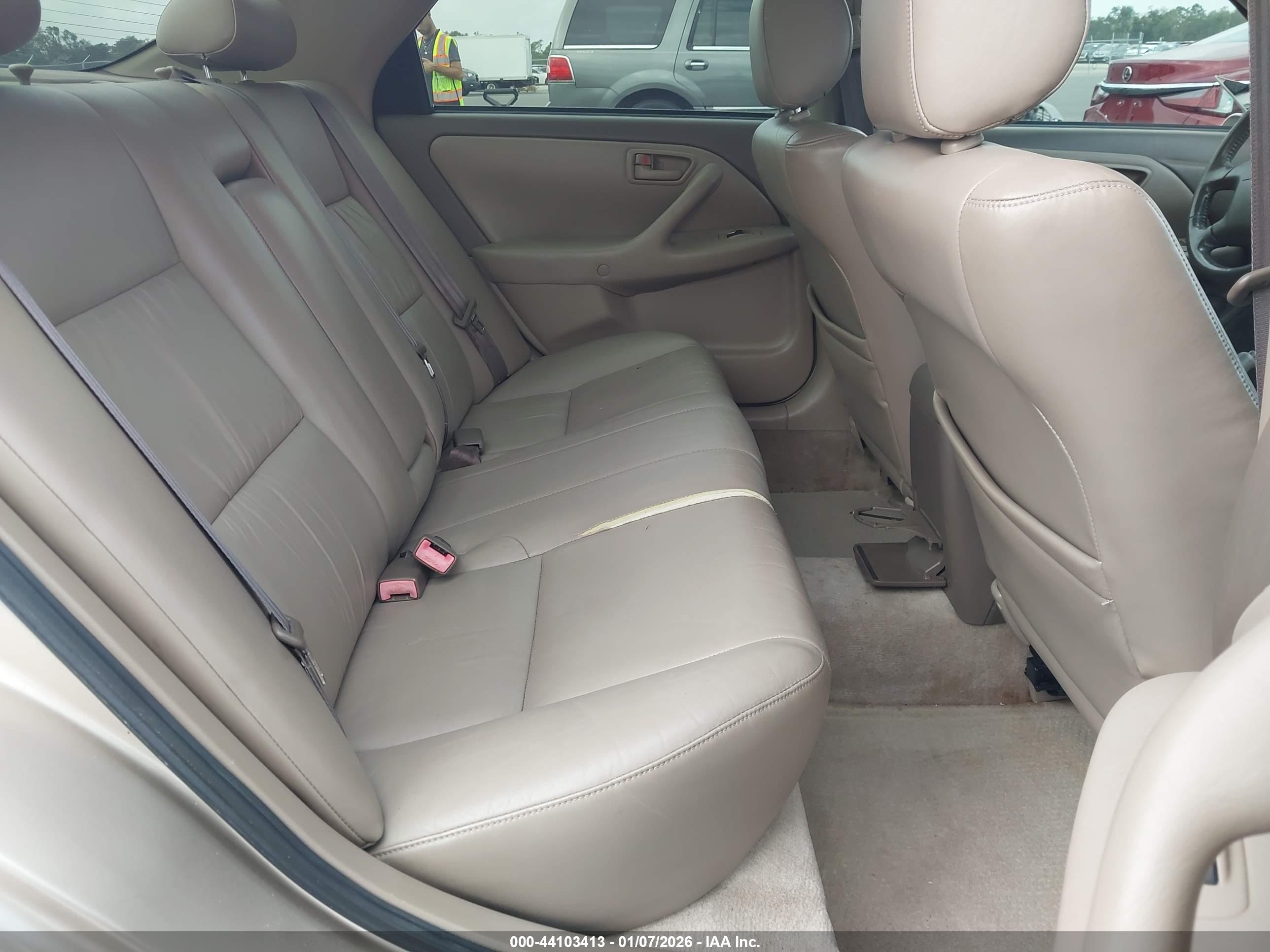 TOYOTA CAMRY image 8
