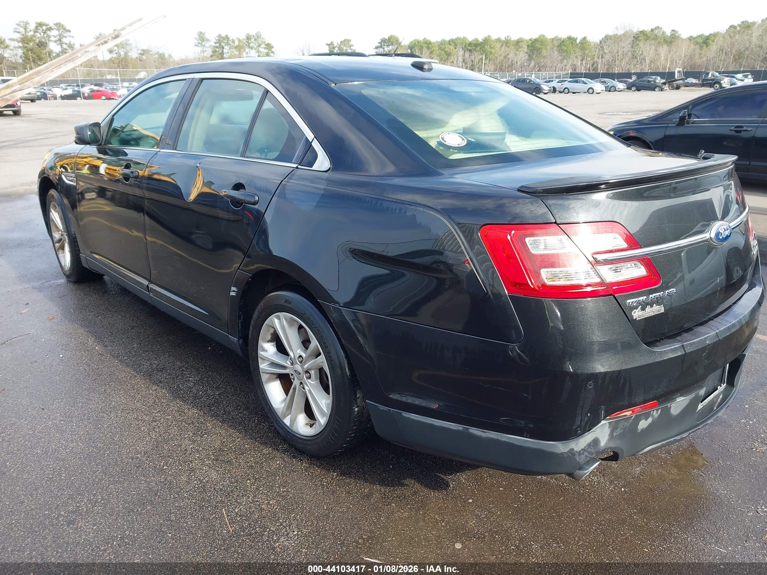 FORD TAURUS image 3