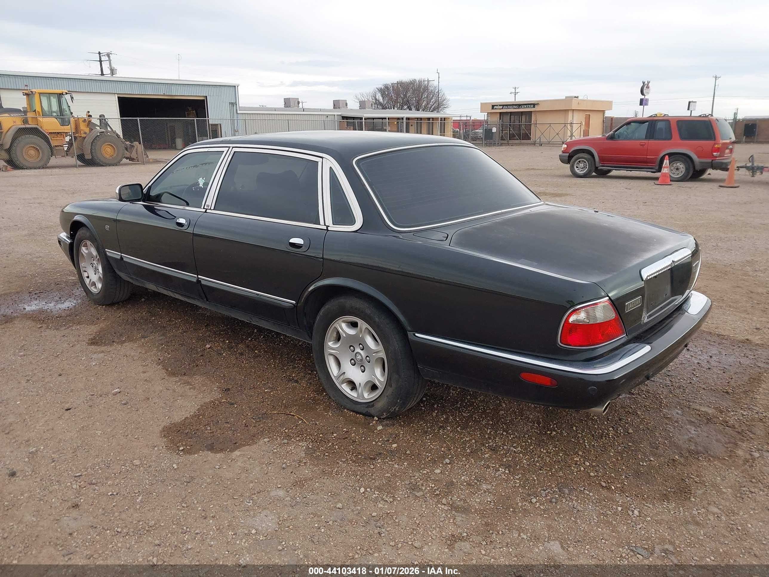 JAGUAR XJ image 3