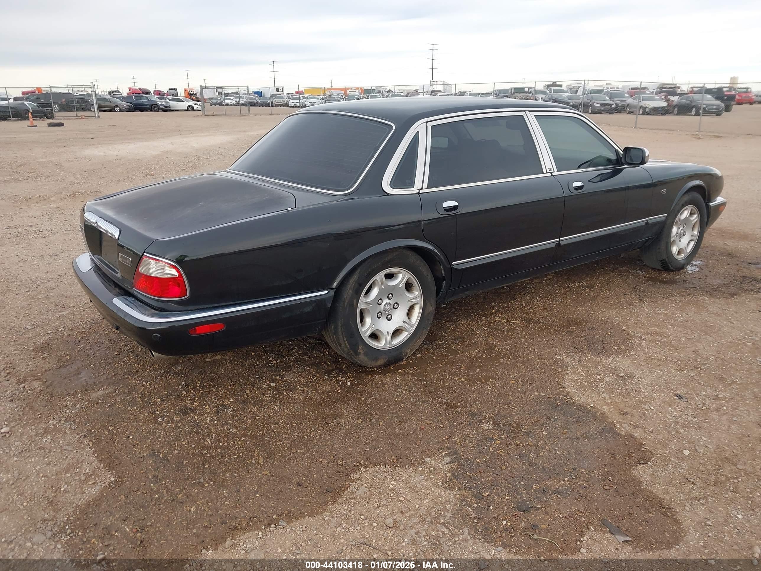 JAGUAR XJ image 4