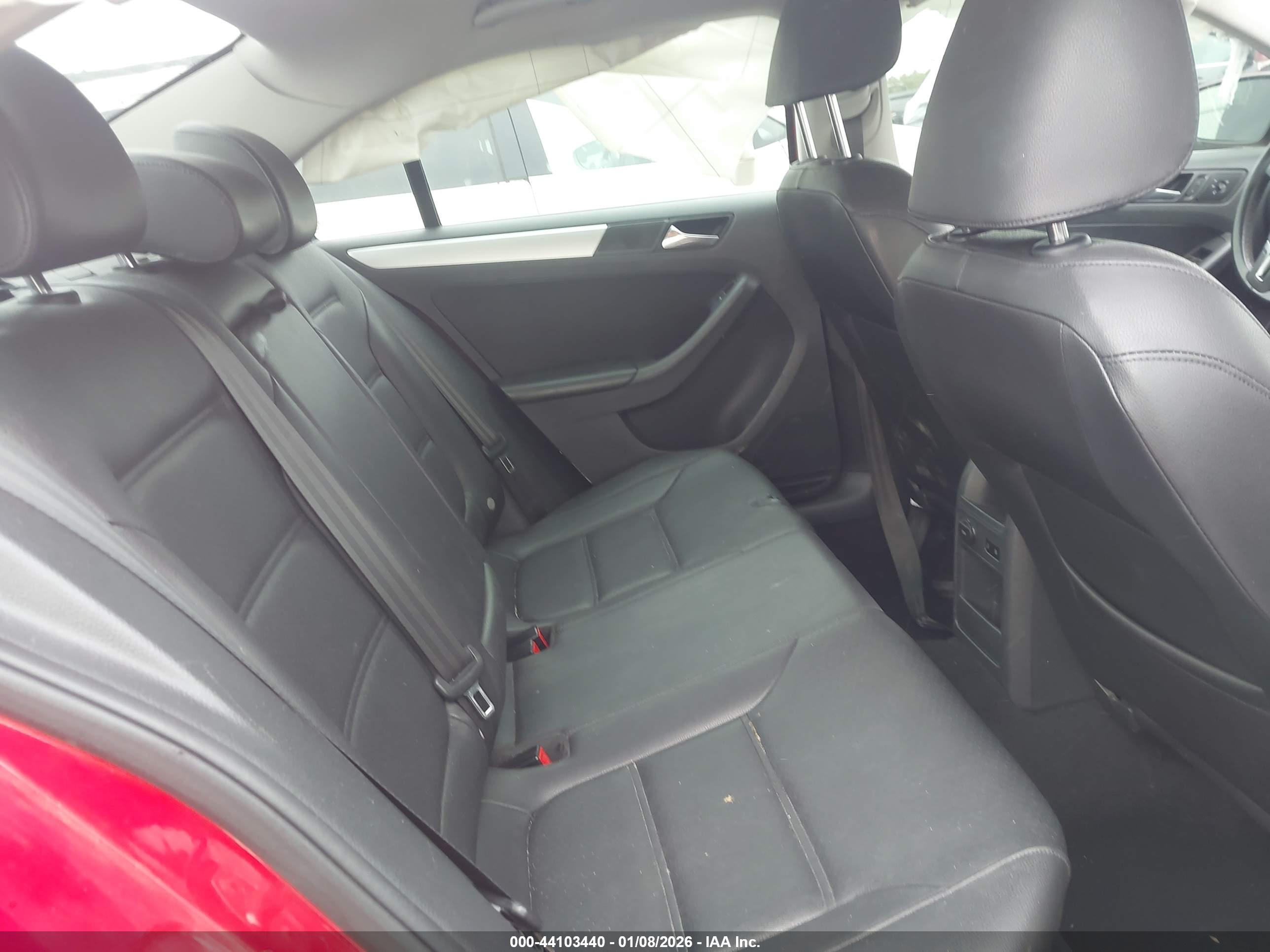 VOLKSWAGEN JETTA image 8