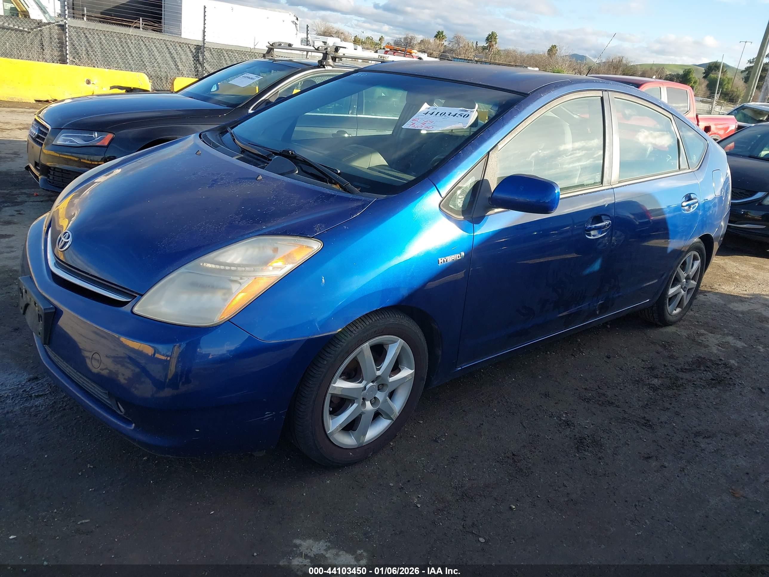 TOYOTA PRIUS image 2