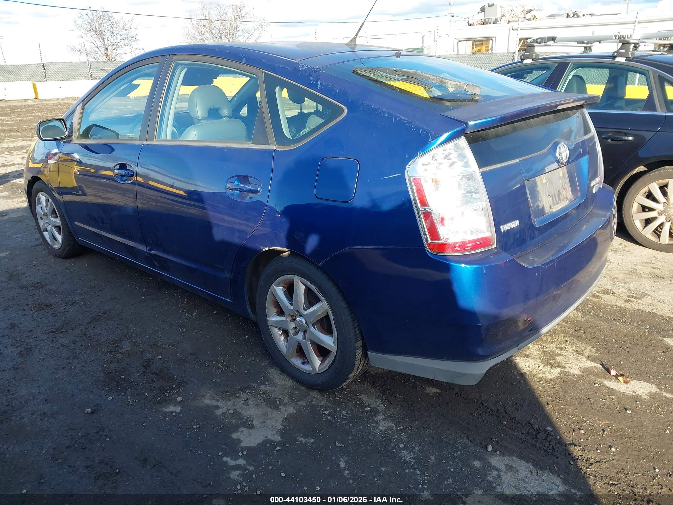 TOYOTA PRIUS image 3
