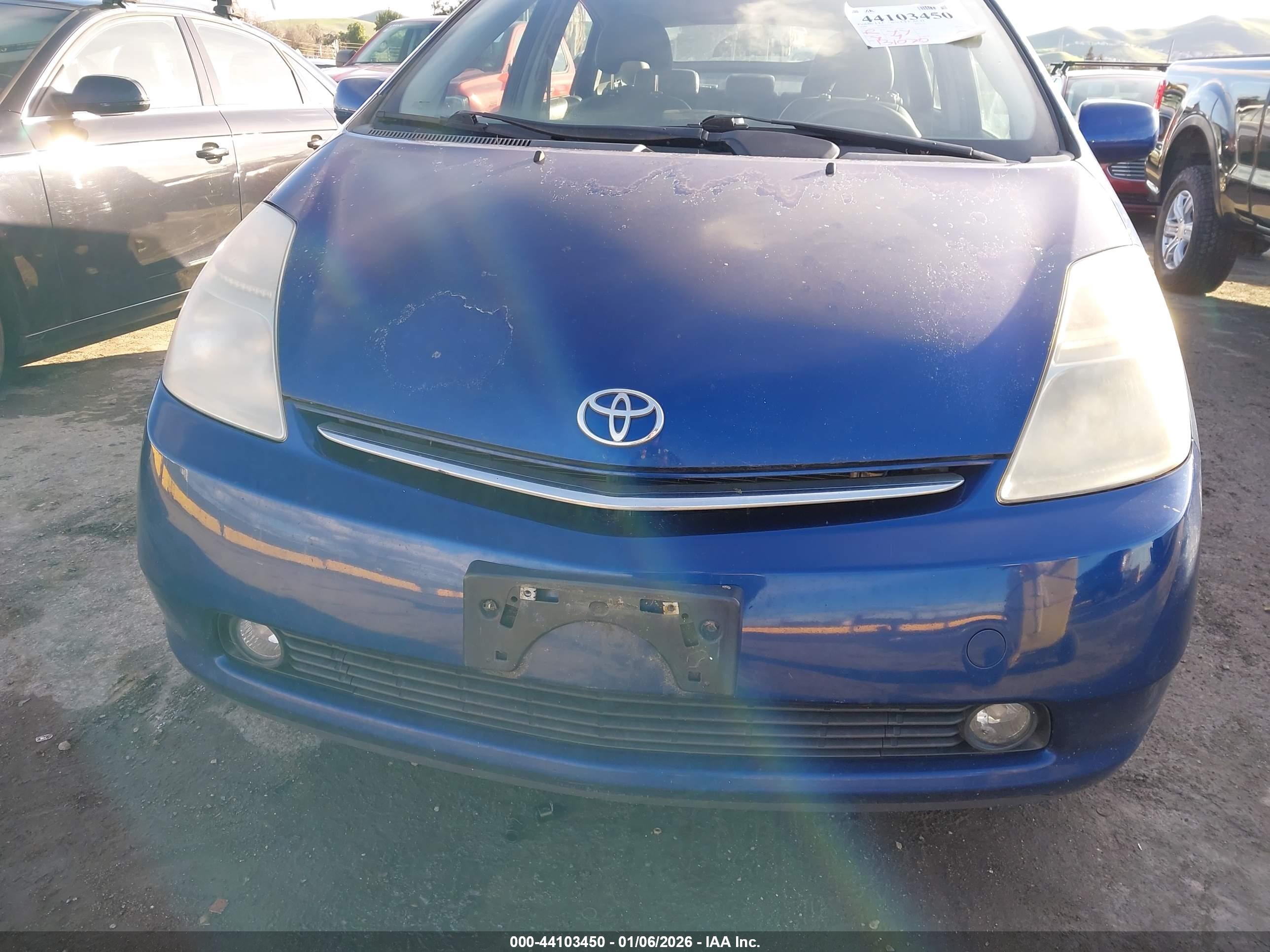 TOYOTA PRIUS image 6