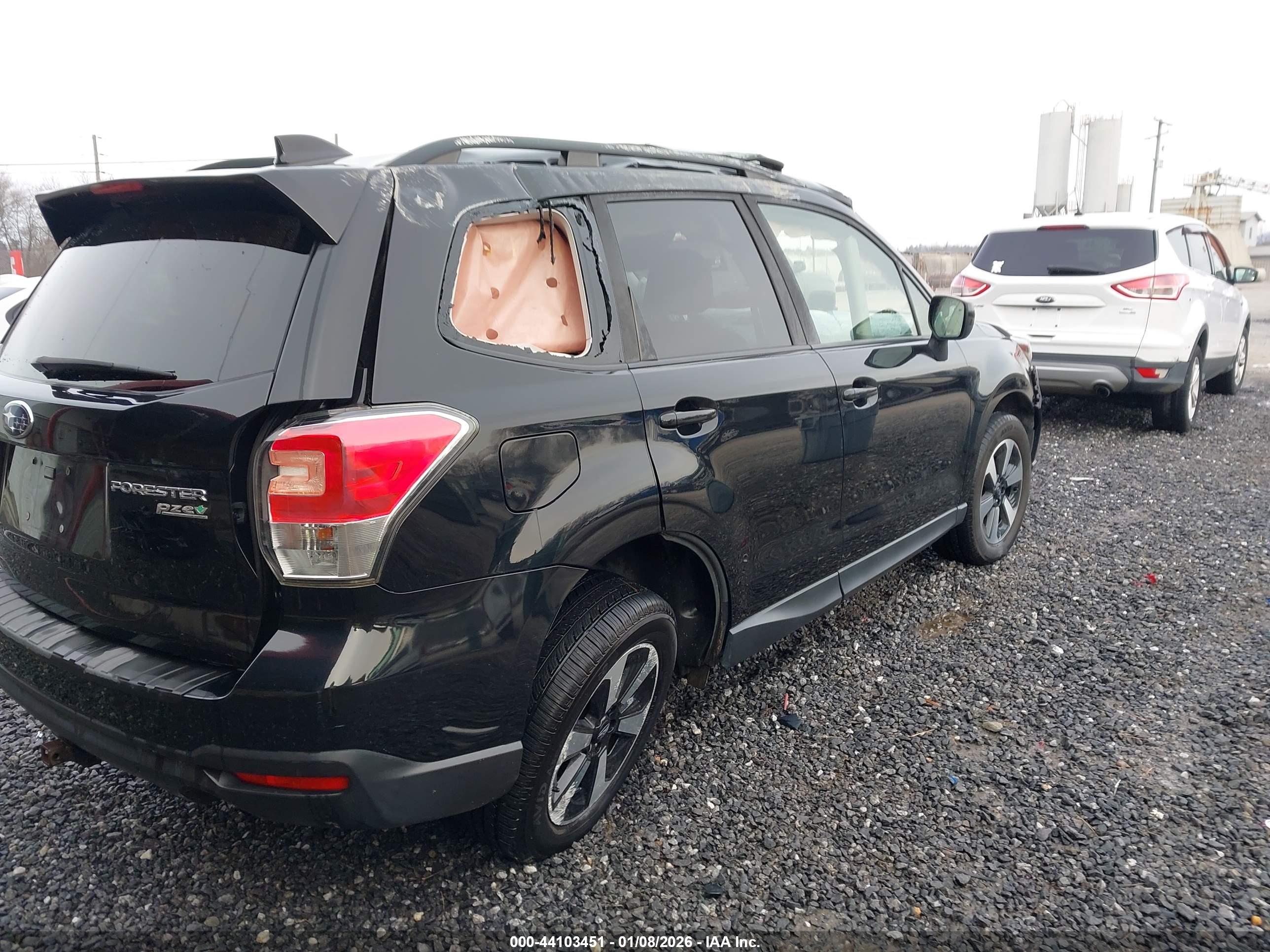 SUBARU FORESTER image 4
