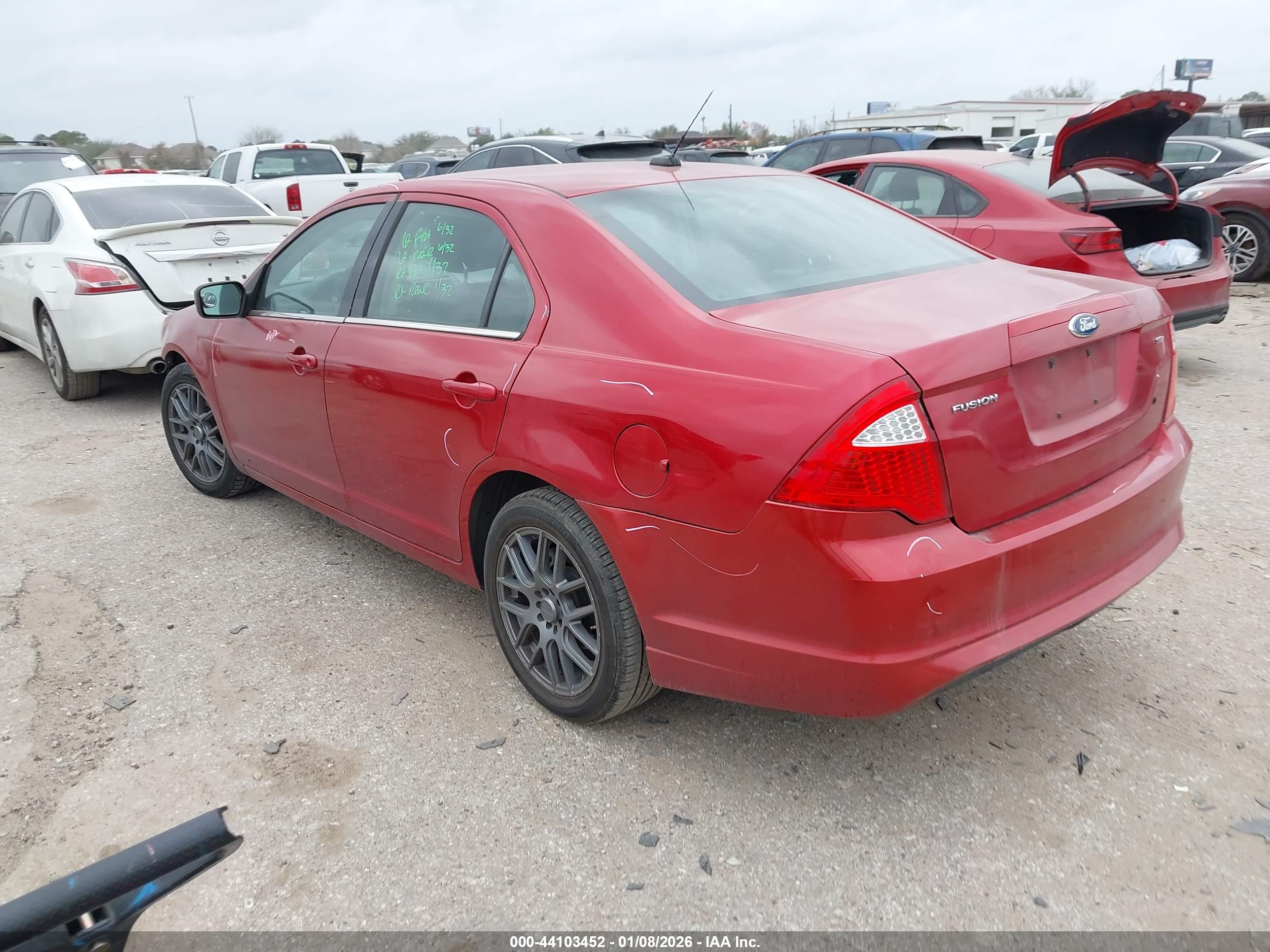 FORD FUSION image 3