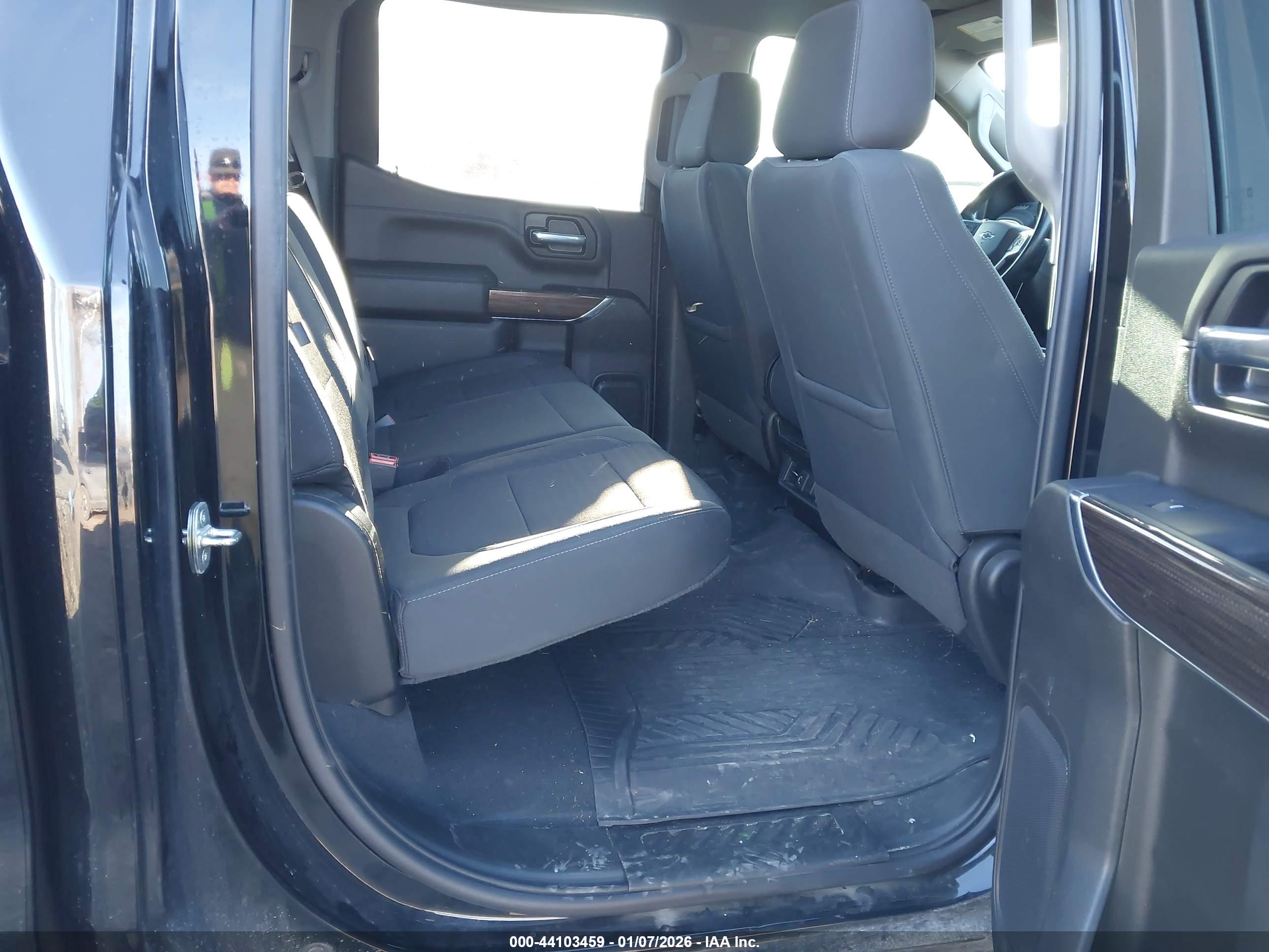 CHEVROLET SILVERADO image 8