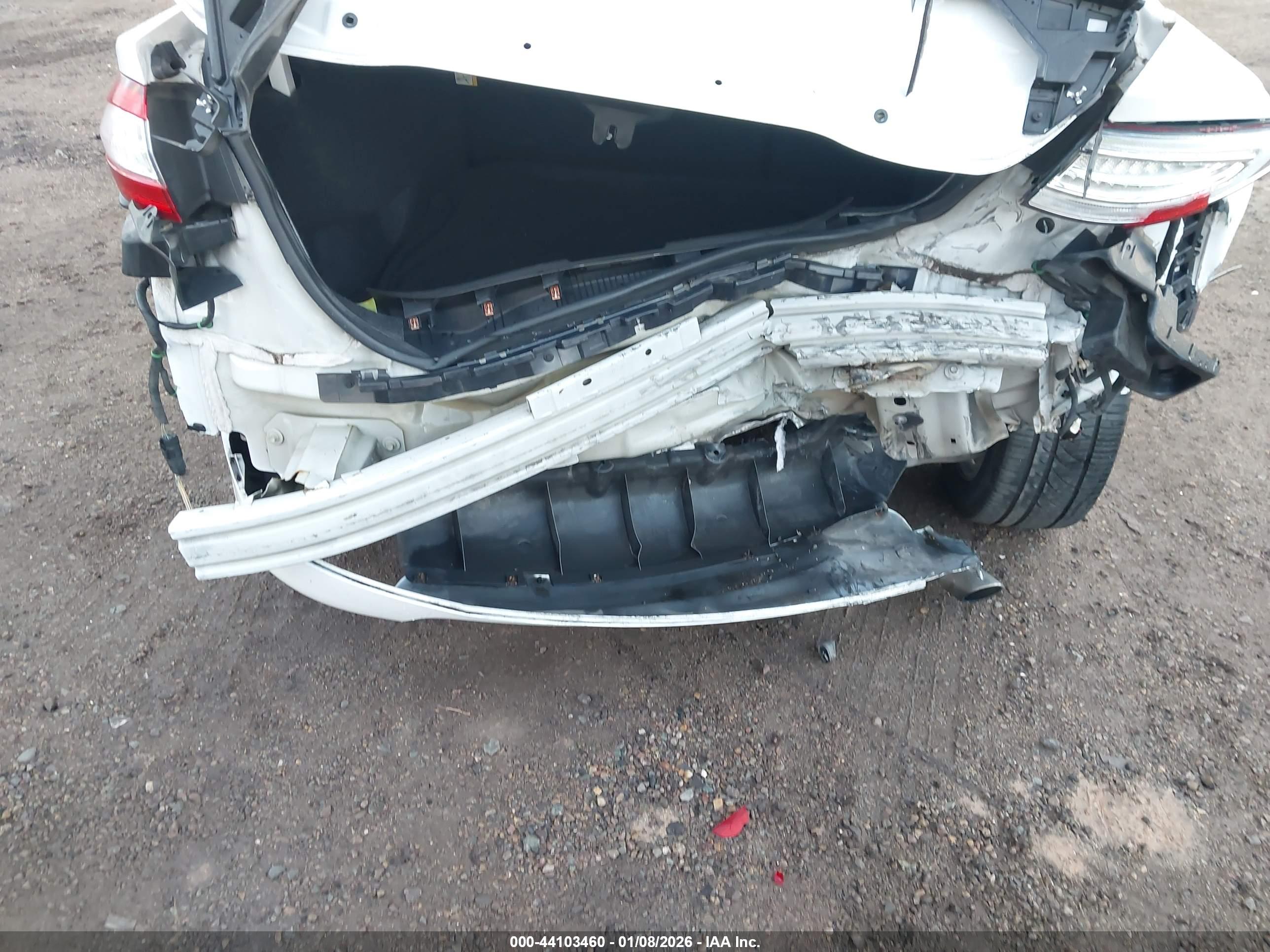 FORD FUSION image 6