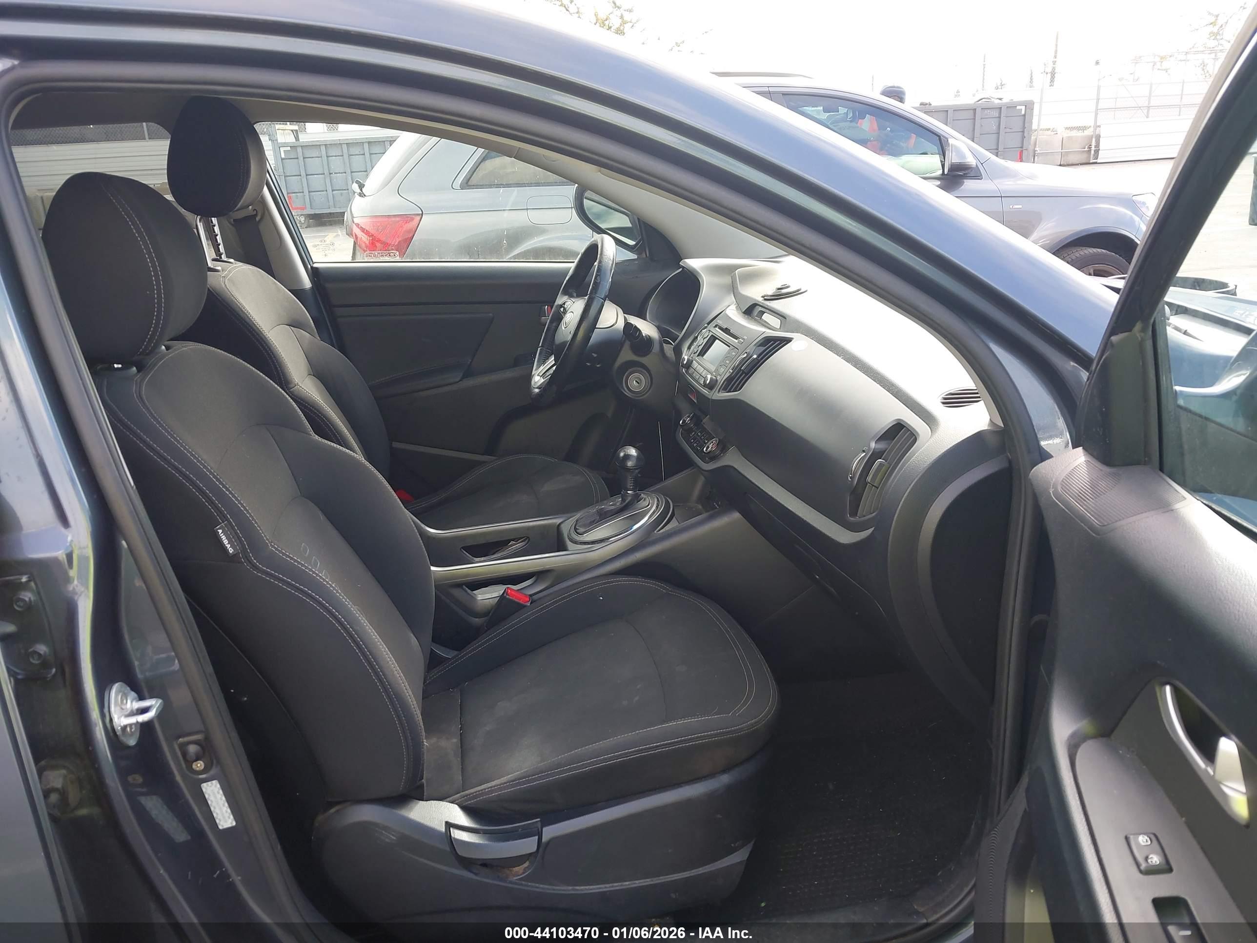 KIA SPORTAGE image 5