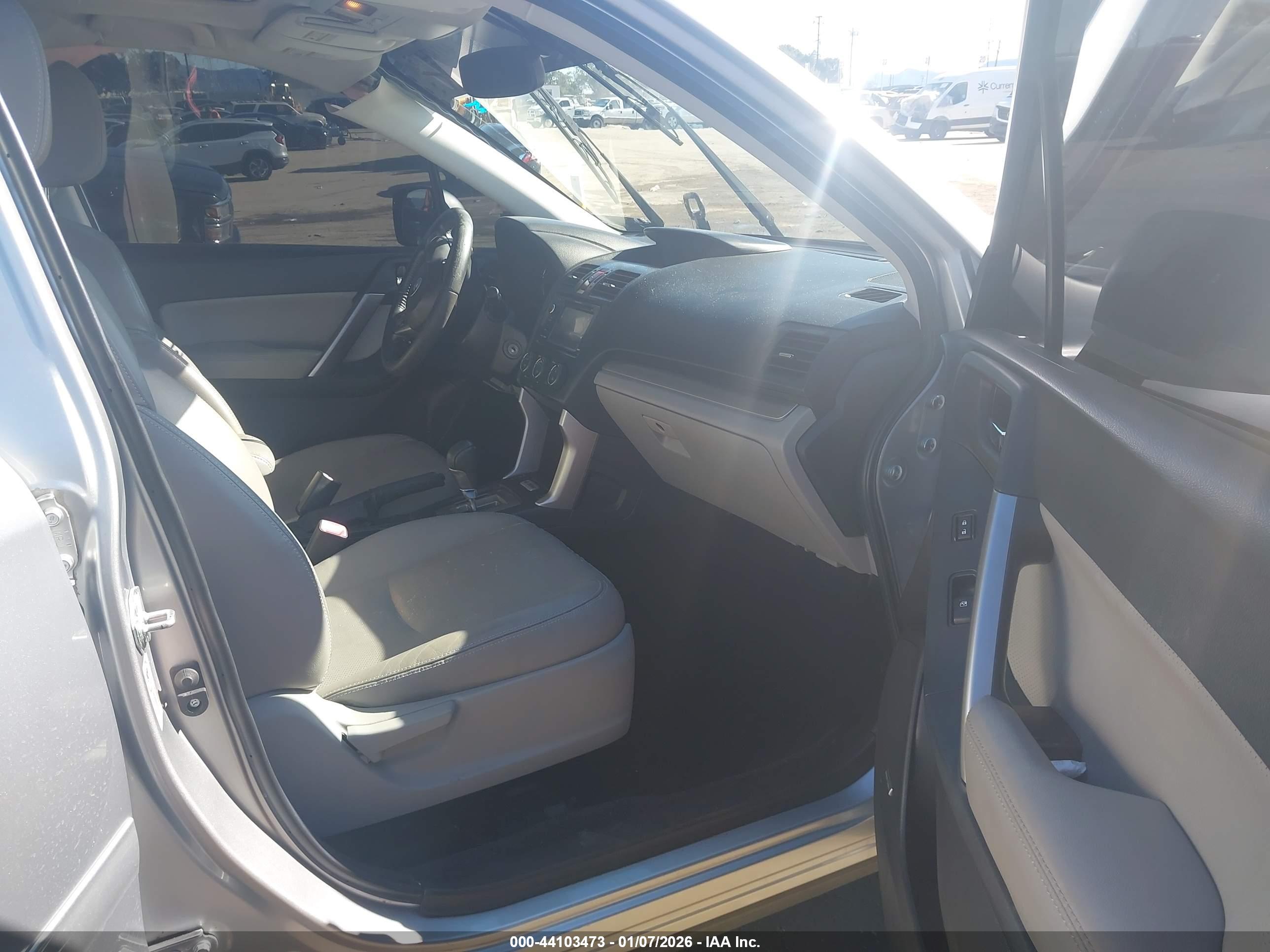 SUBARU FORESTER image 5
