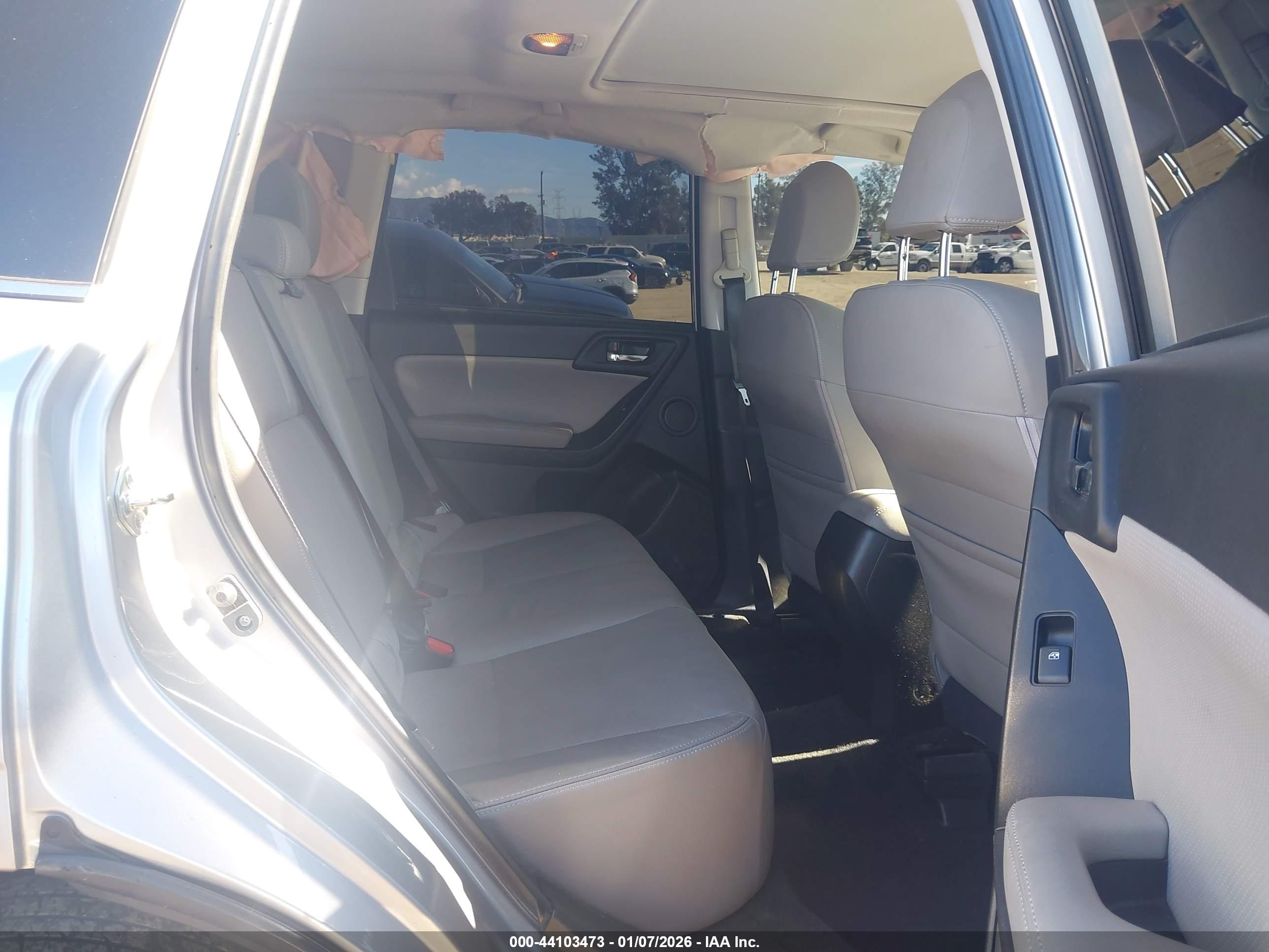 SUBARU FORESTER image 8