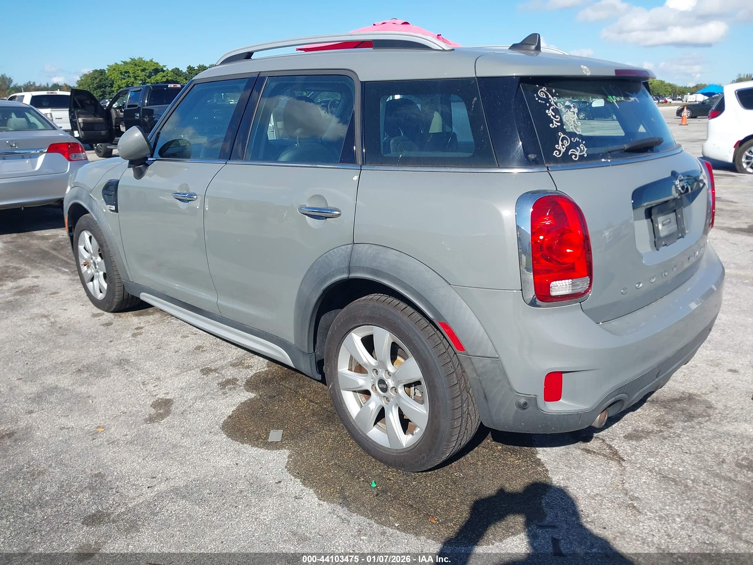 MINI COUNTRYMAN image 3