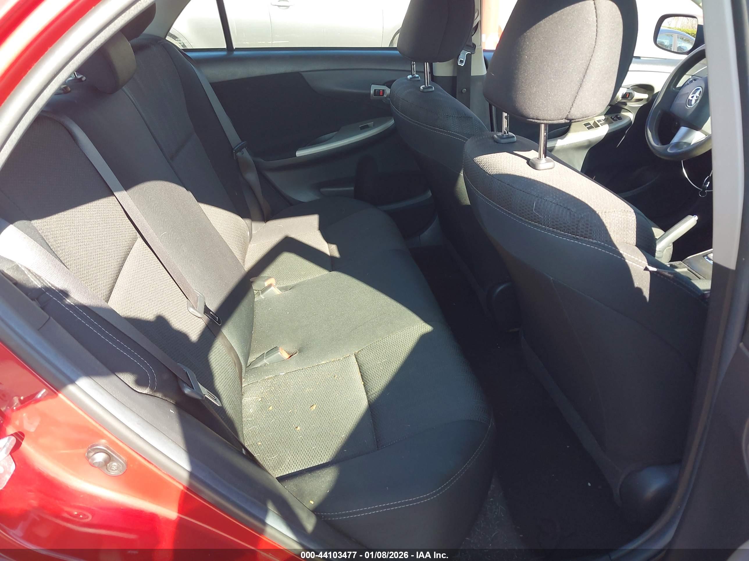 TOYOTA COROLLA image 8