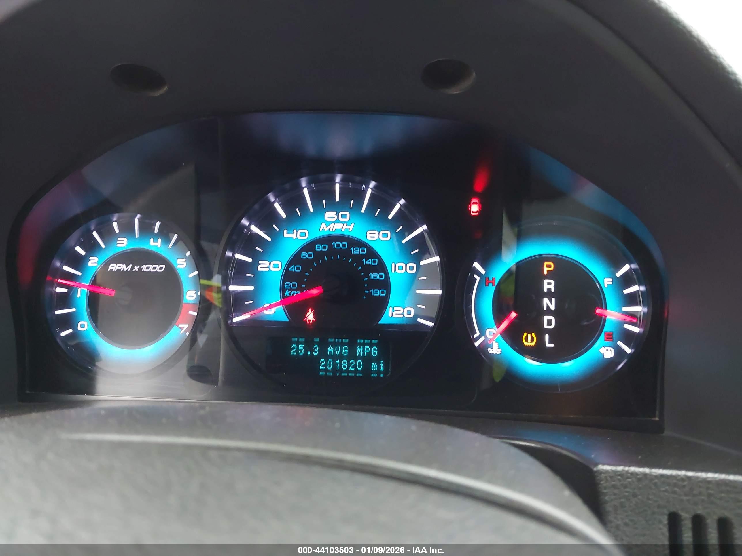FORD FUSION image 7