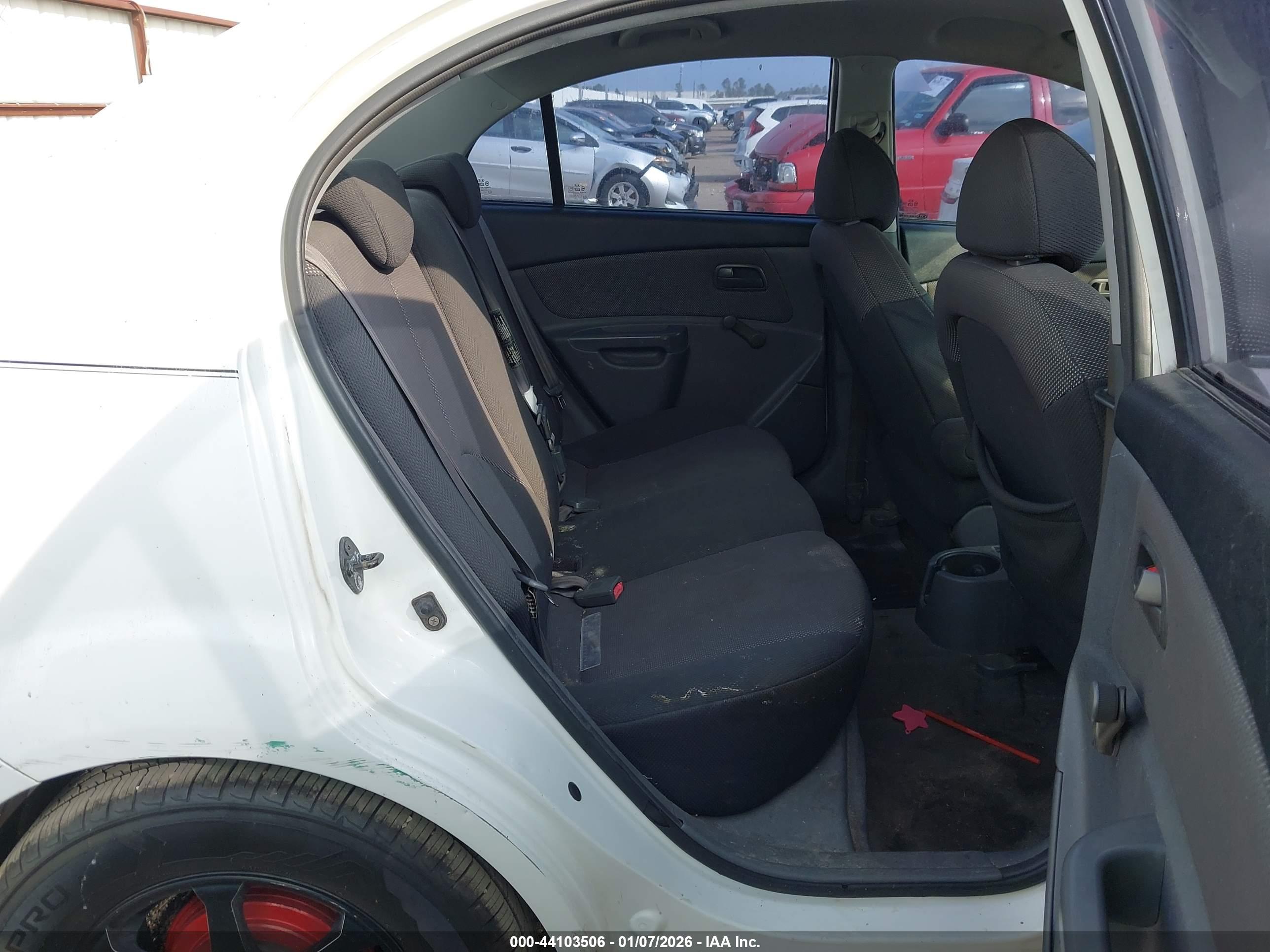 KIA RIO image 8