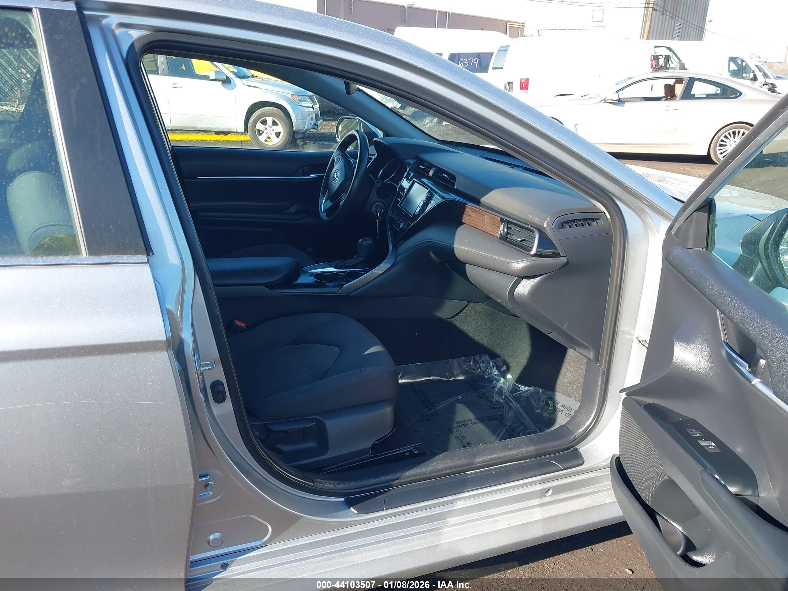 TOYOTA CAMRY image 5