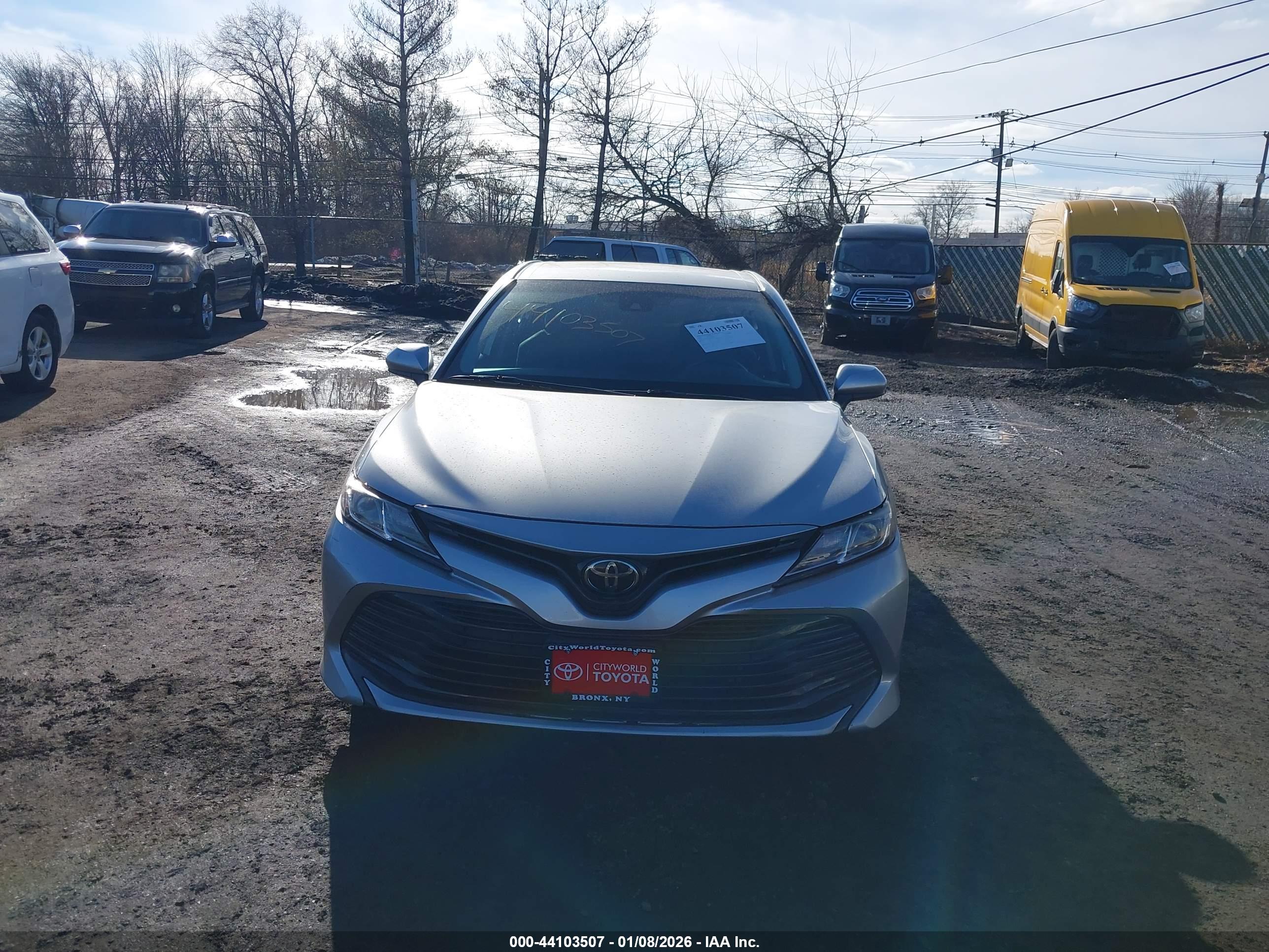 TOYOTA CAMRY image 6