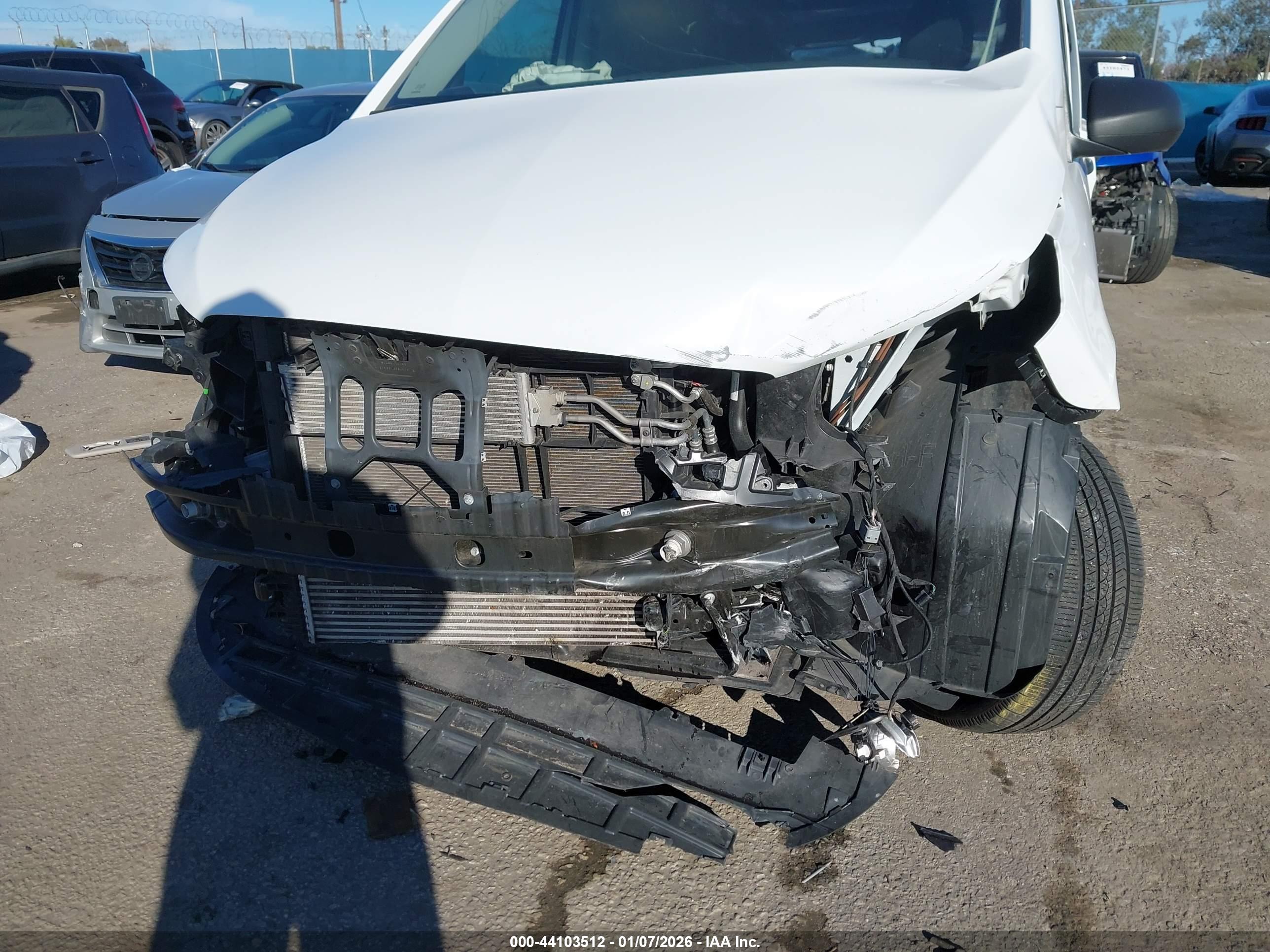 MERCEDES-BENZ METRIS image 6