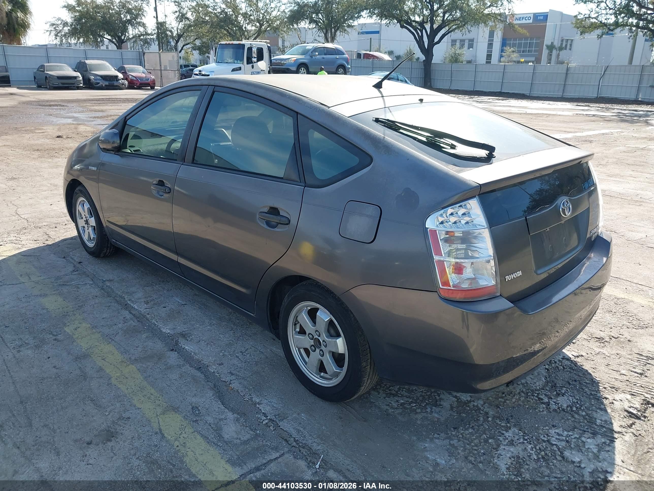 TOYOTA PRIUS image 3