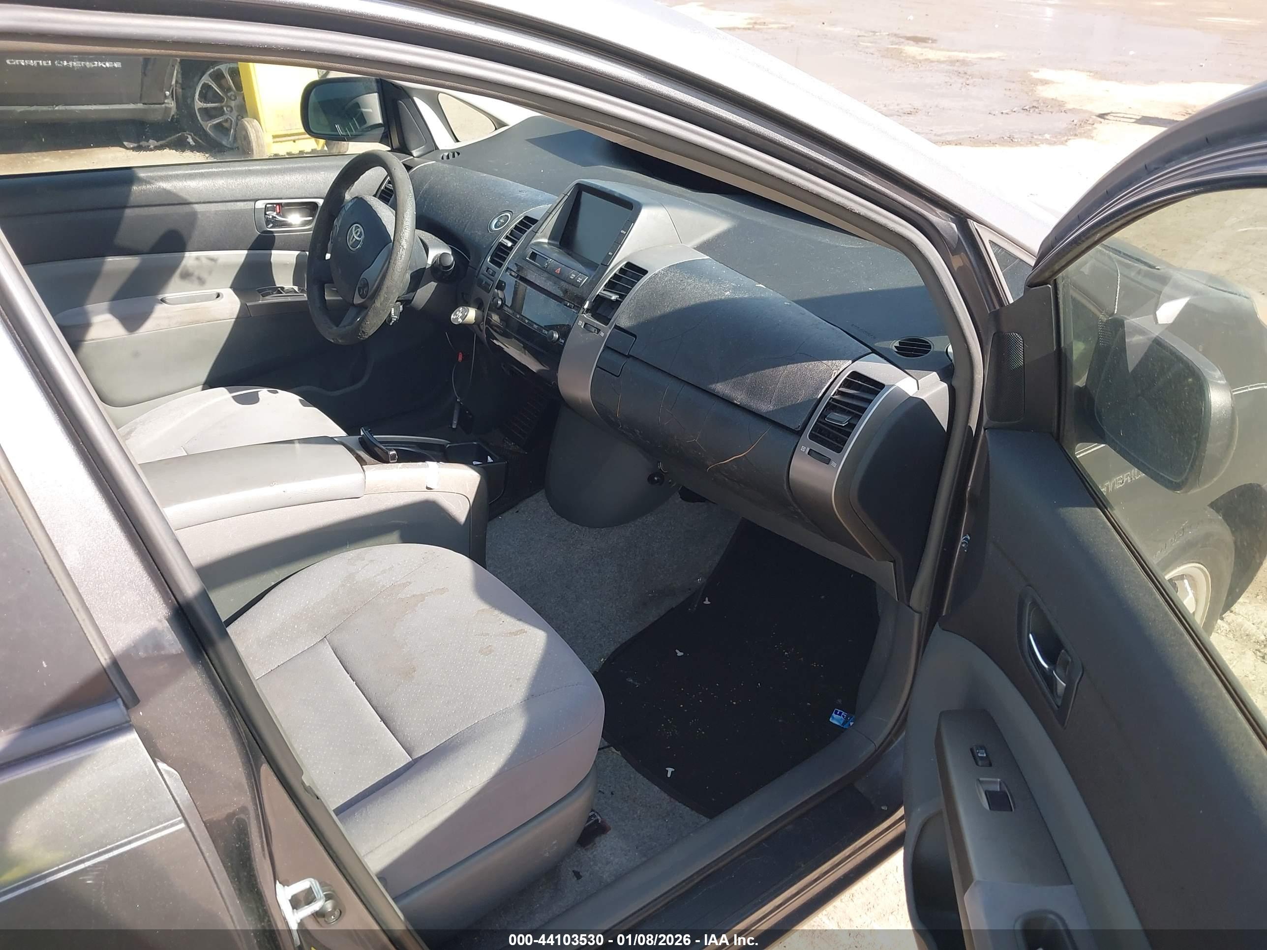 TOYOTA PRIUS image 5