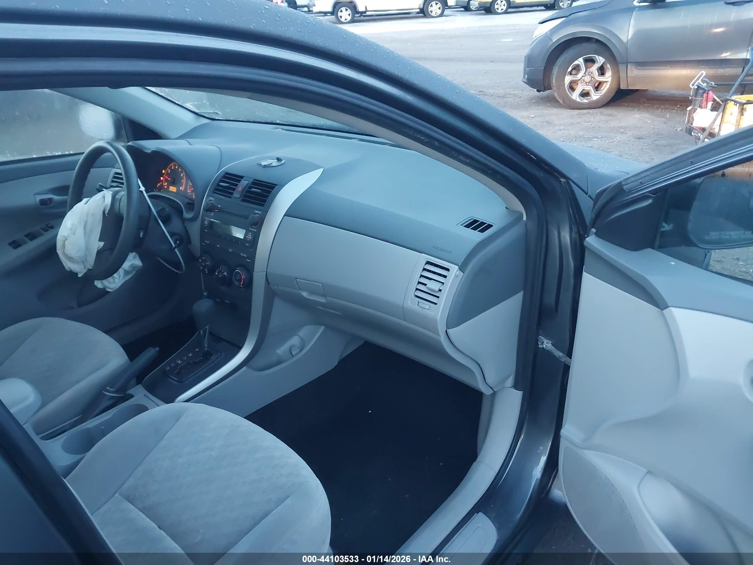 TOYOTA COROLLA image 5