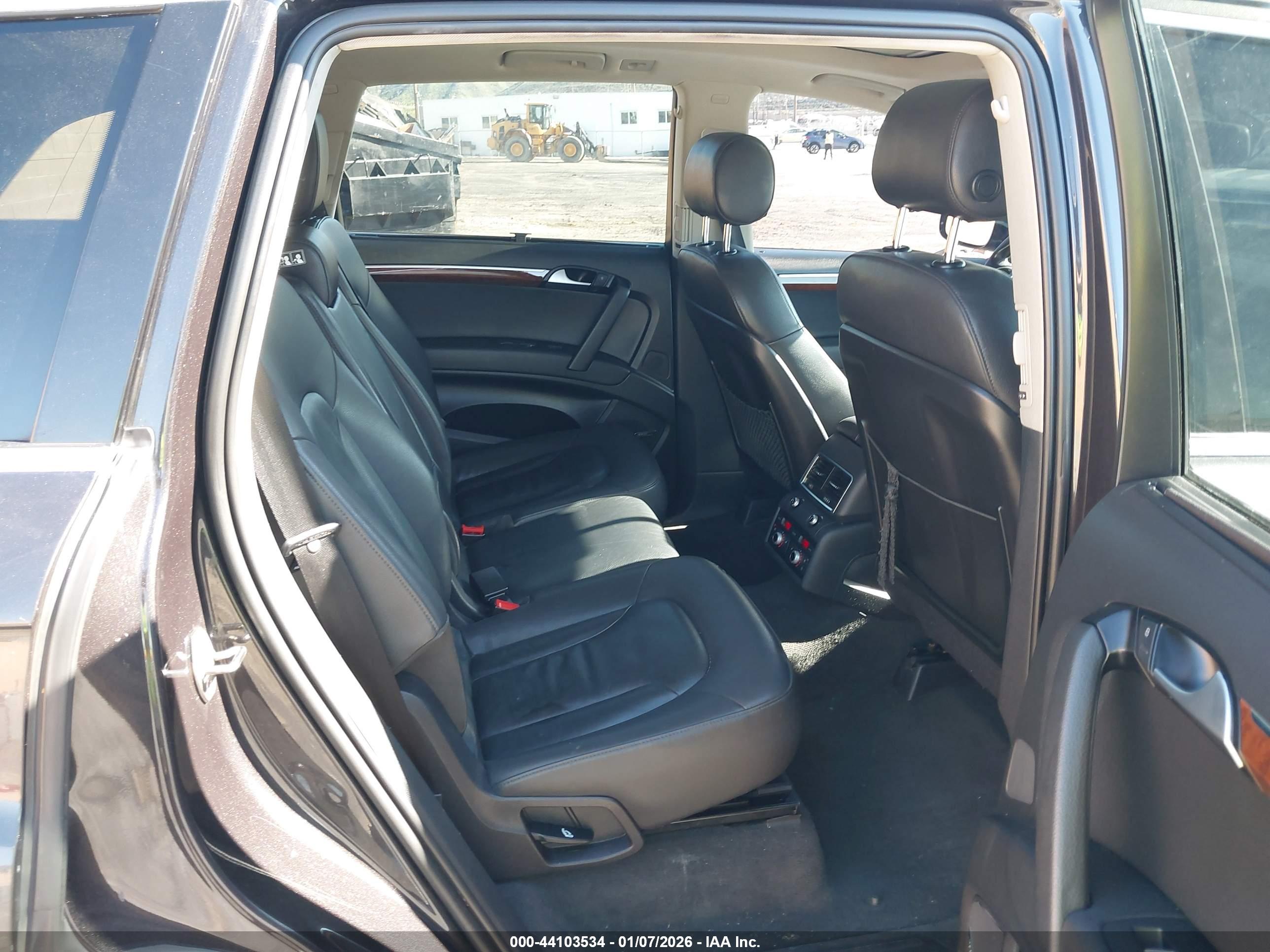 AUDI Q7 image 8